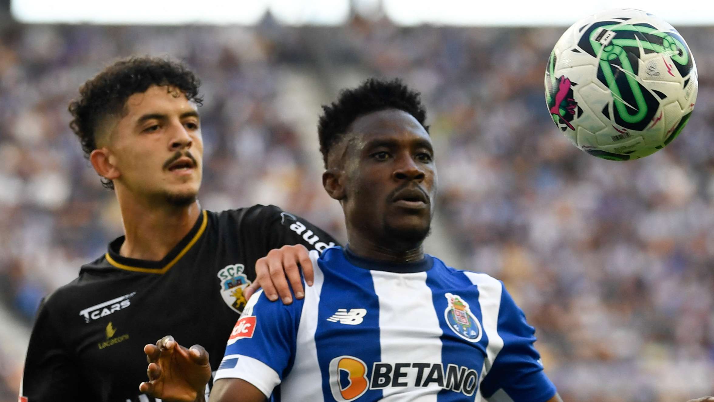 Leeds eye €2m summer bid for Porto left-back Sanusi  