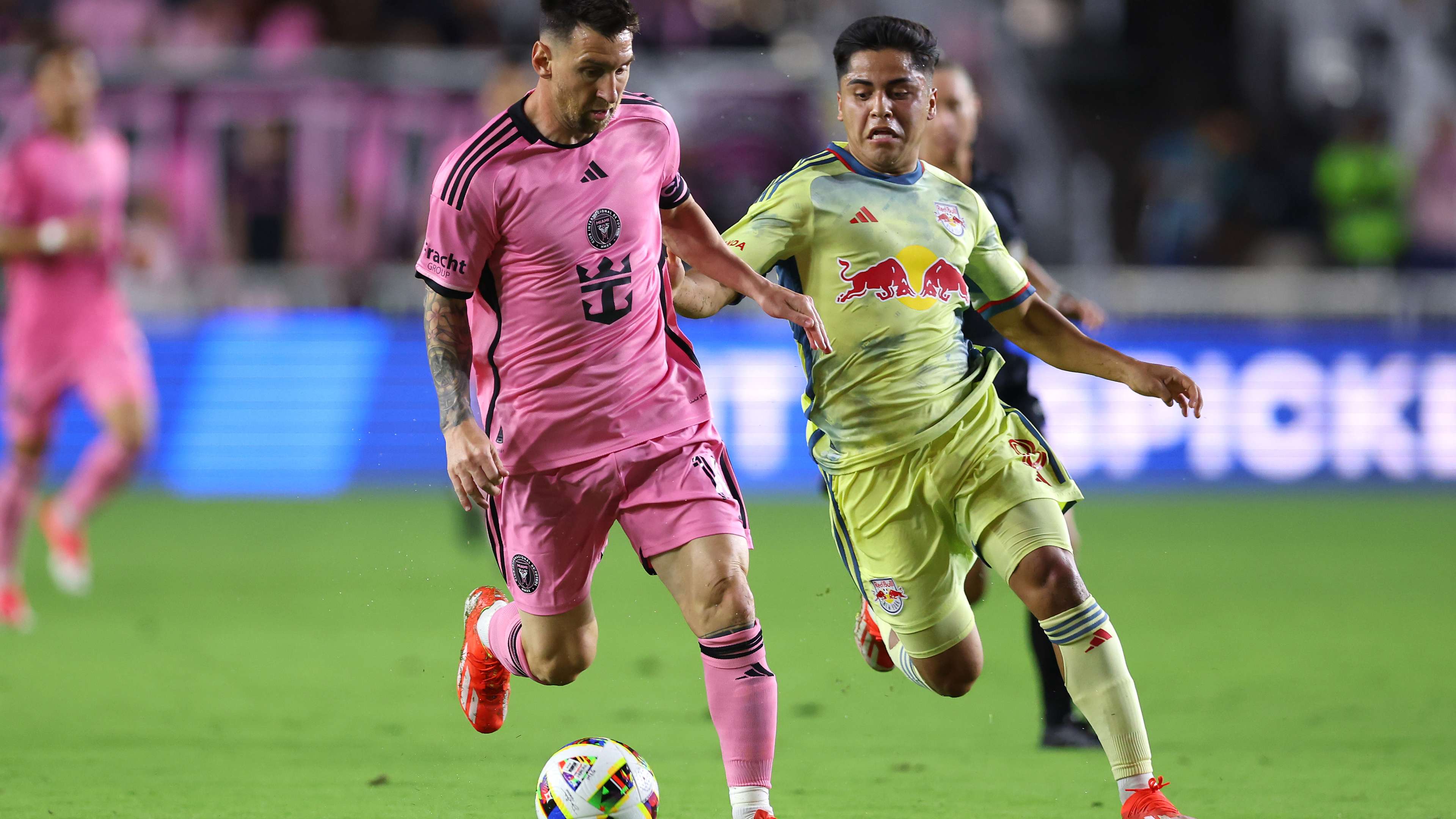 Amaya to join LAFC on loan after two seasons with Toluca  