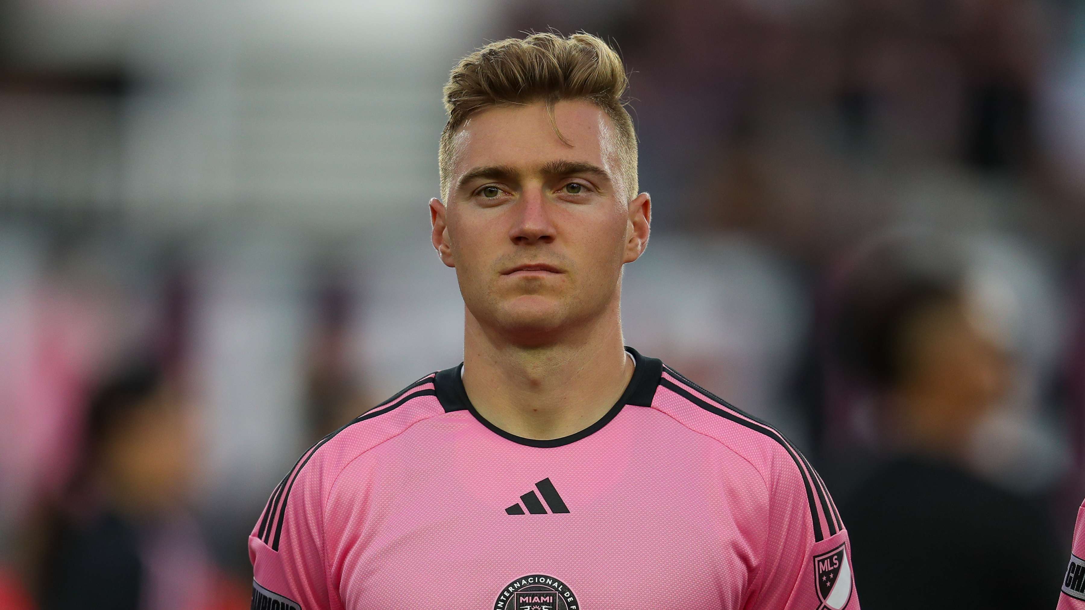 MNUFC sign ex-Miami midfielder Gressel off waivers  