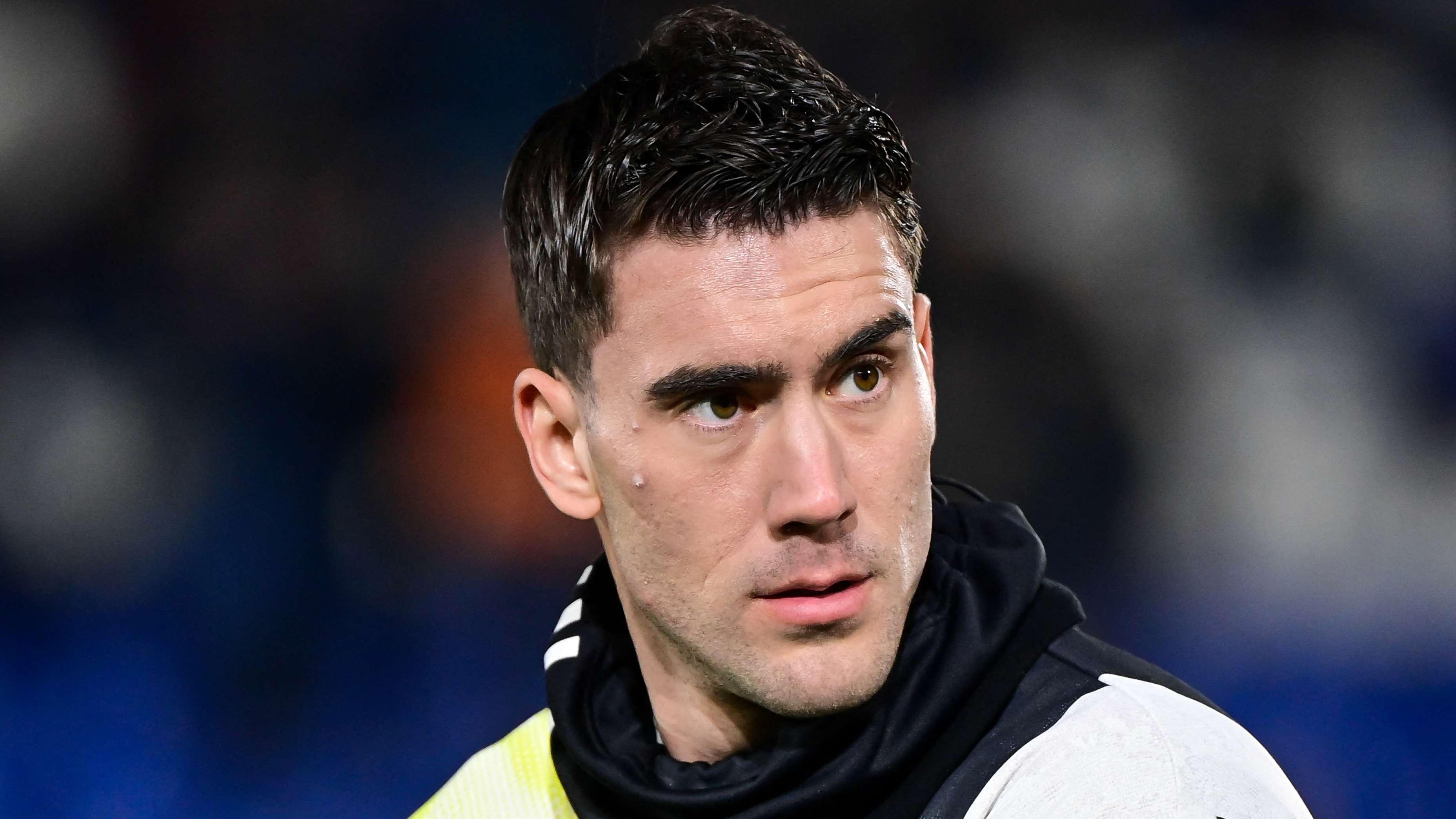 How much does Dusan Vlahovic earn at Juventus?  