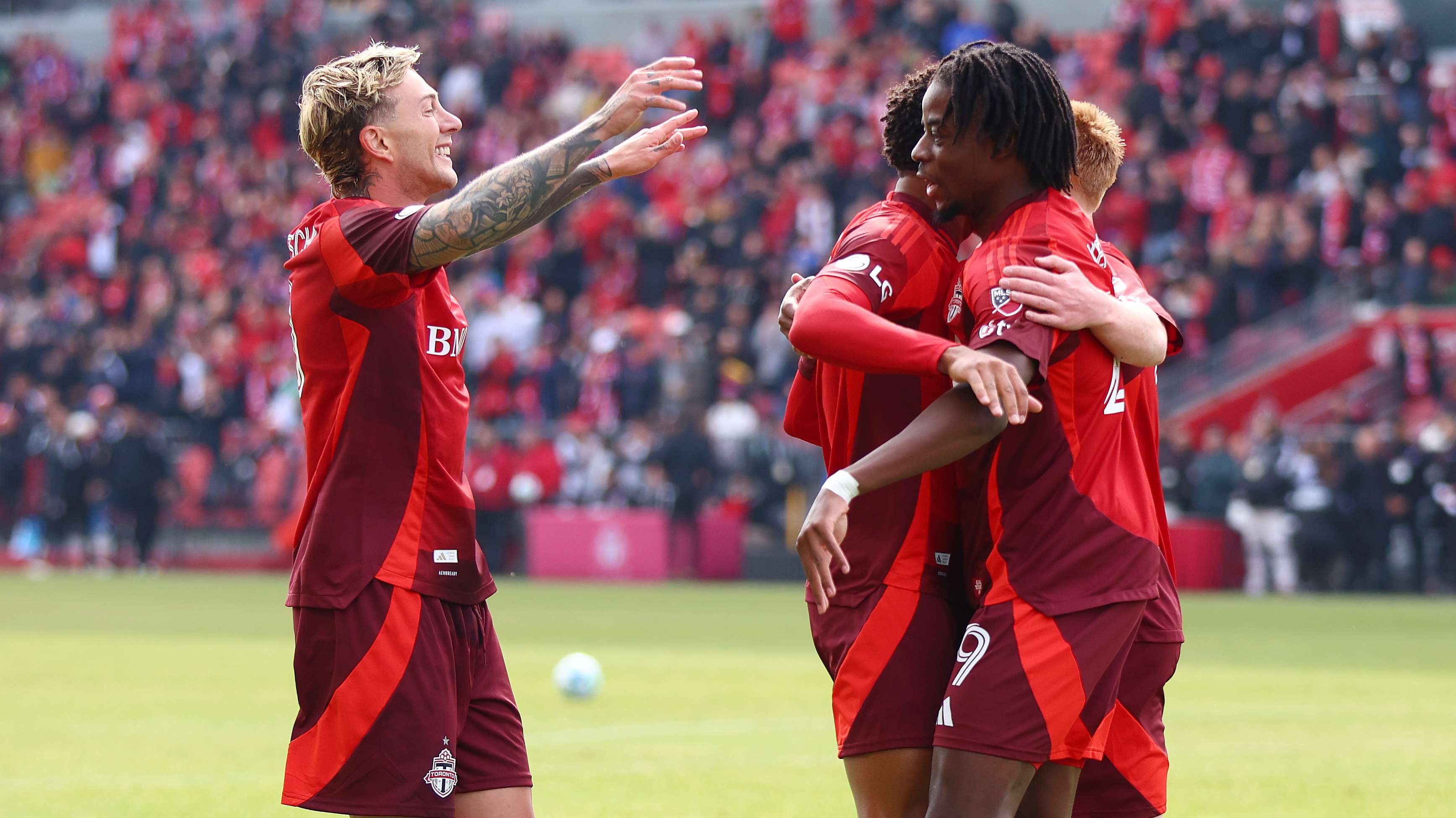 Toronto stars spotted at Maple Leafs-Ottawa Senators playoff game  
