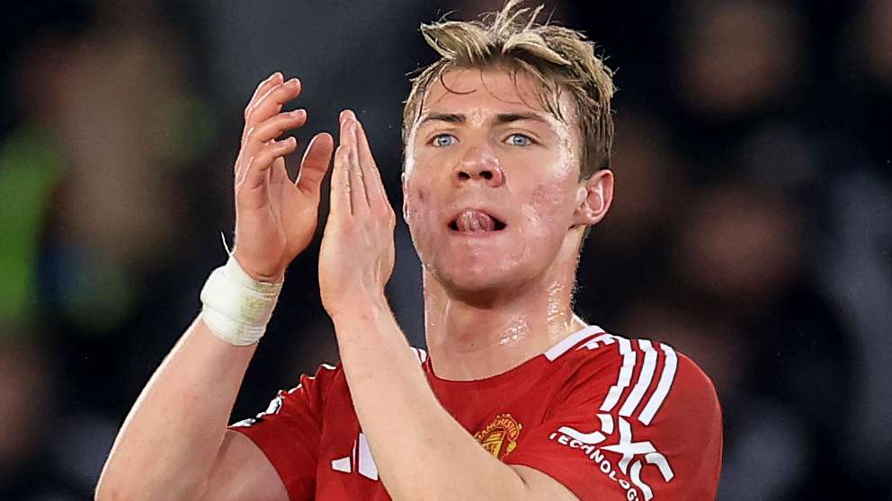 Transfers LIVE: Man Utd set Hojlund price tag  