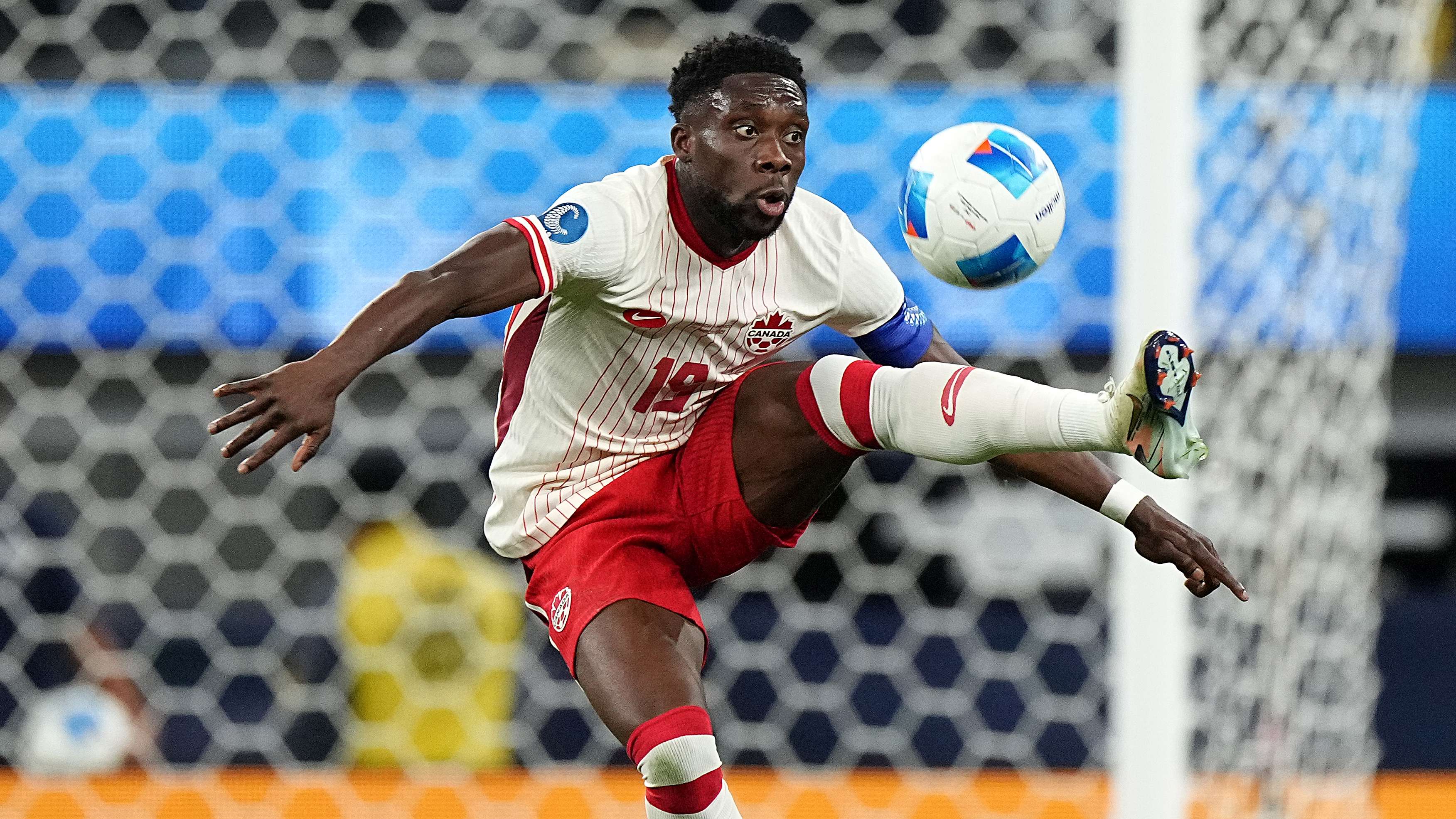 Landon Donovan calls out Alphonso Davies' agent for comments  