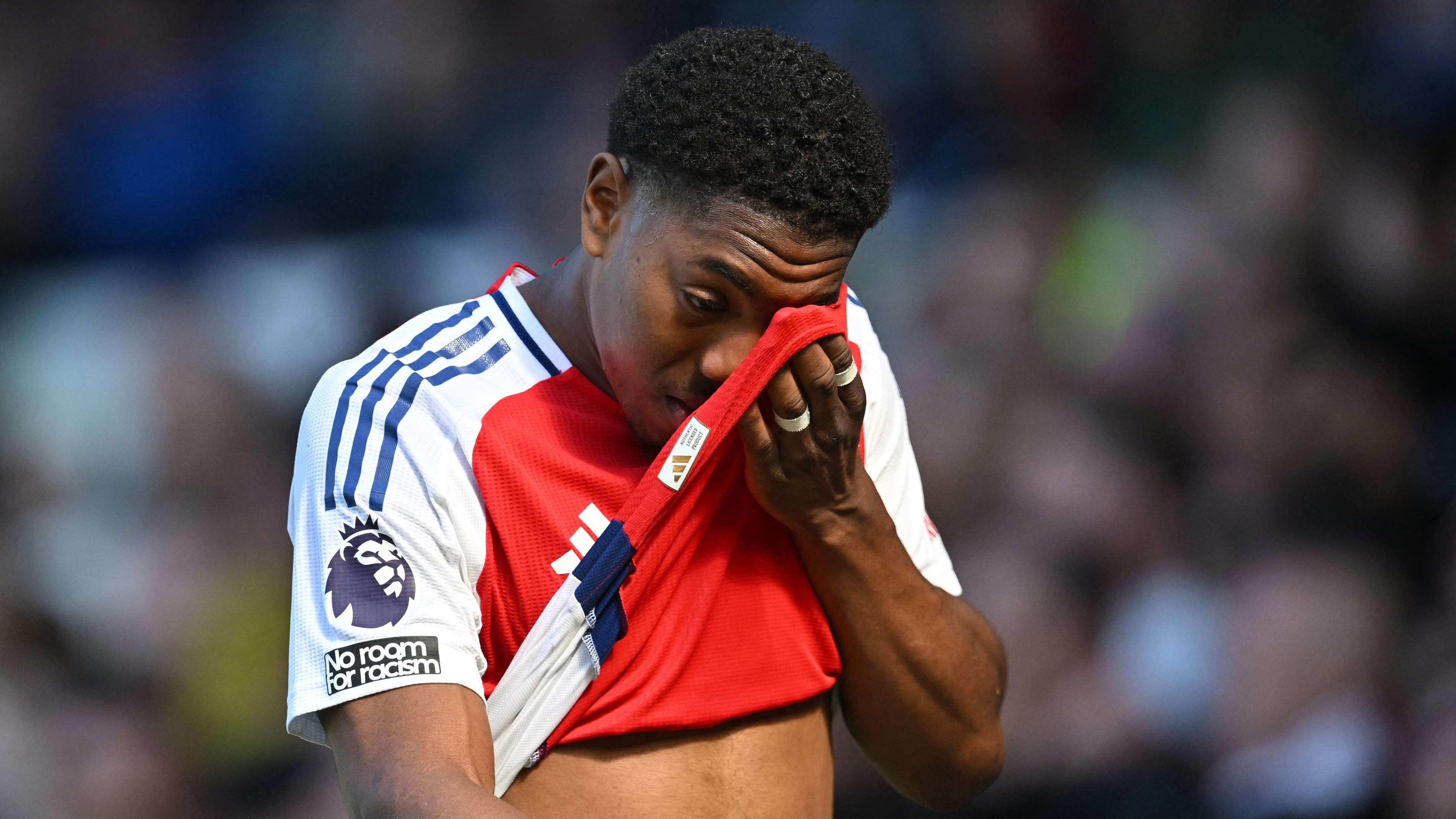 'Done with this sh*t' - Arsenal fans rage at penalty decision  