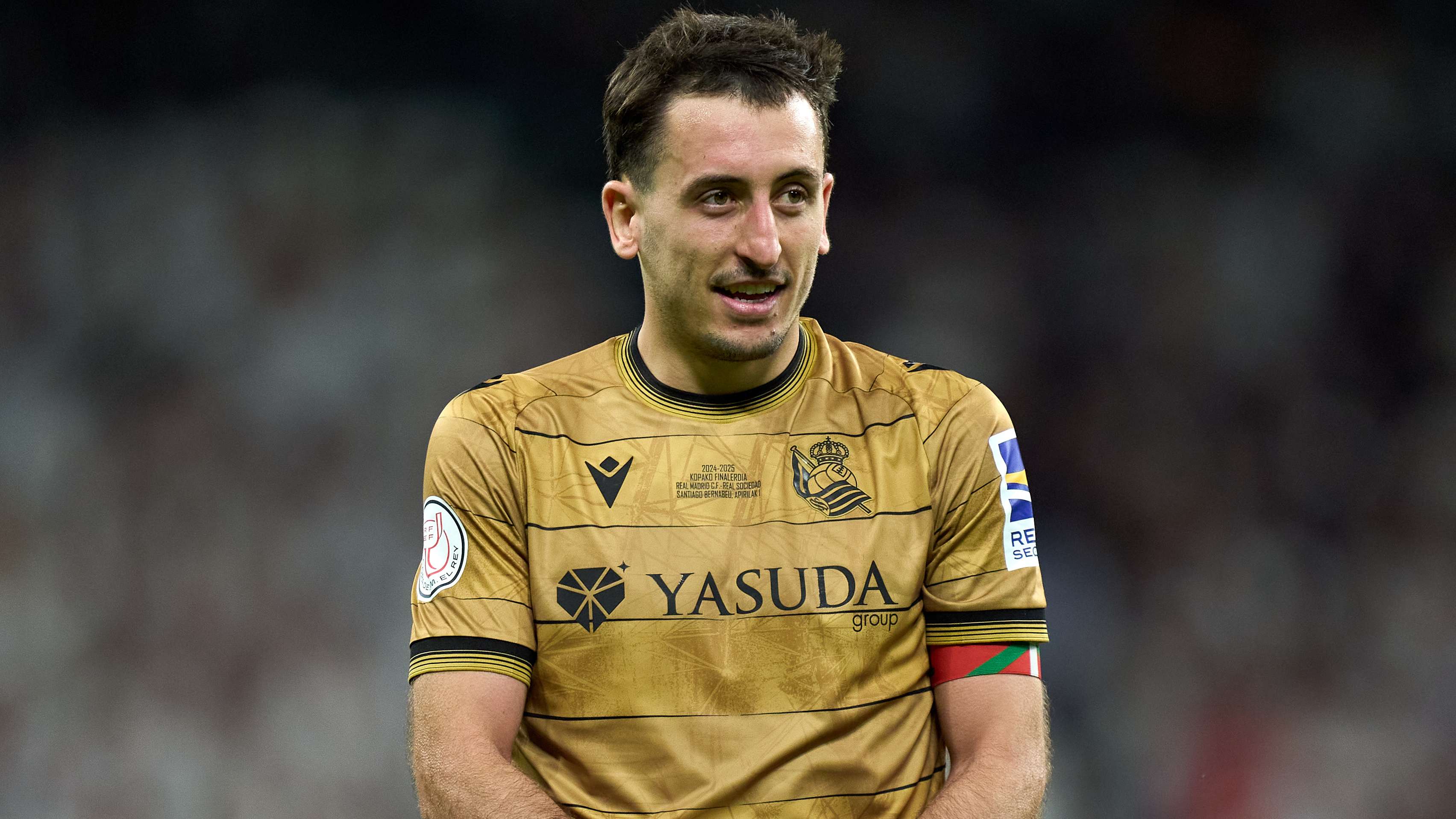 How much does Mikel Oyarzabal earn at Real Sociedad?  