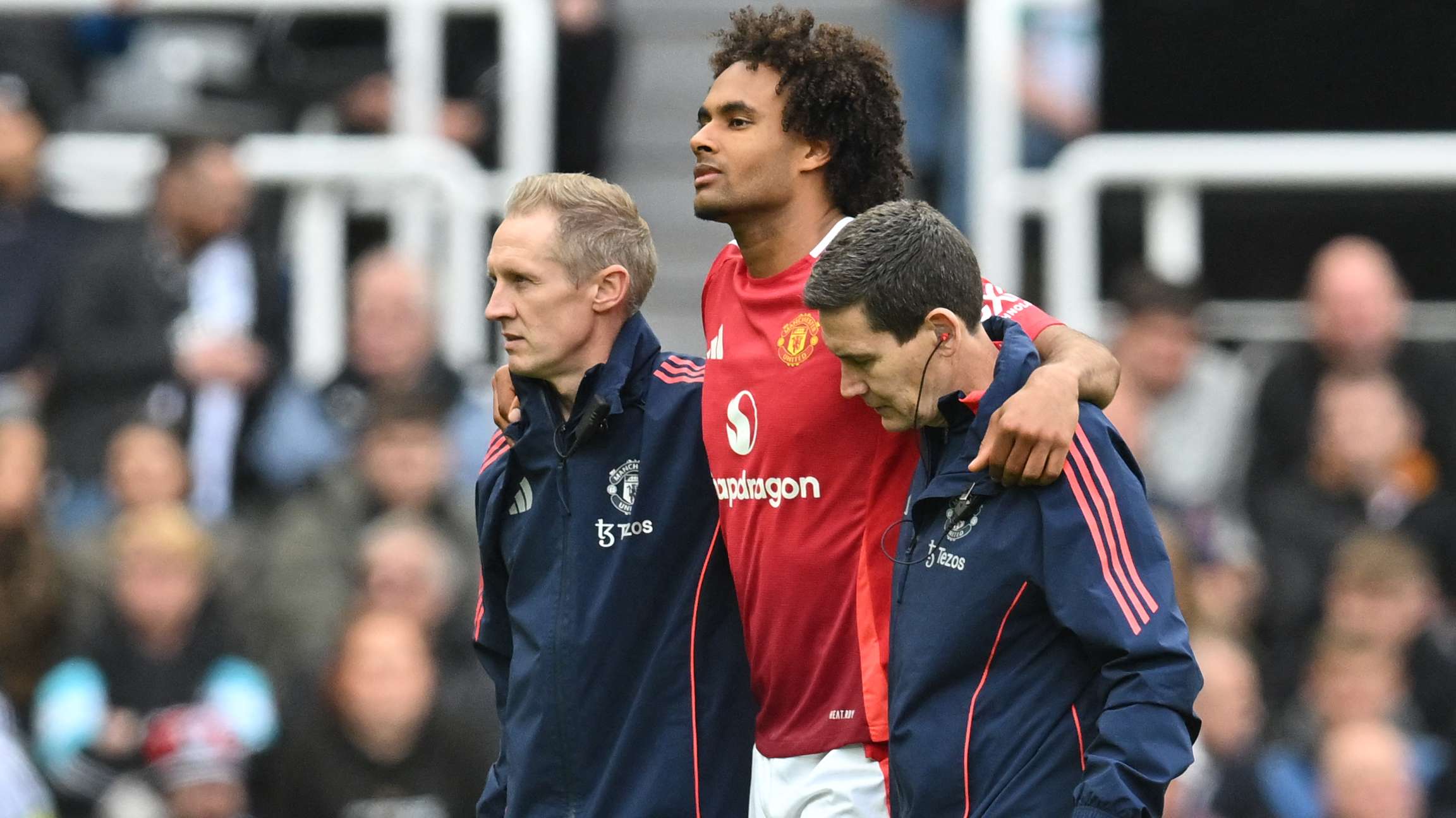 Man Utd lose Zirkzee to hamstring injury just days before Lyon tie  