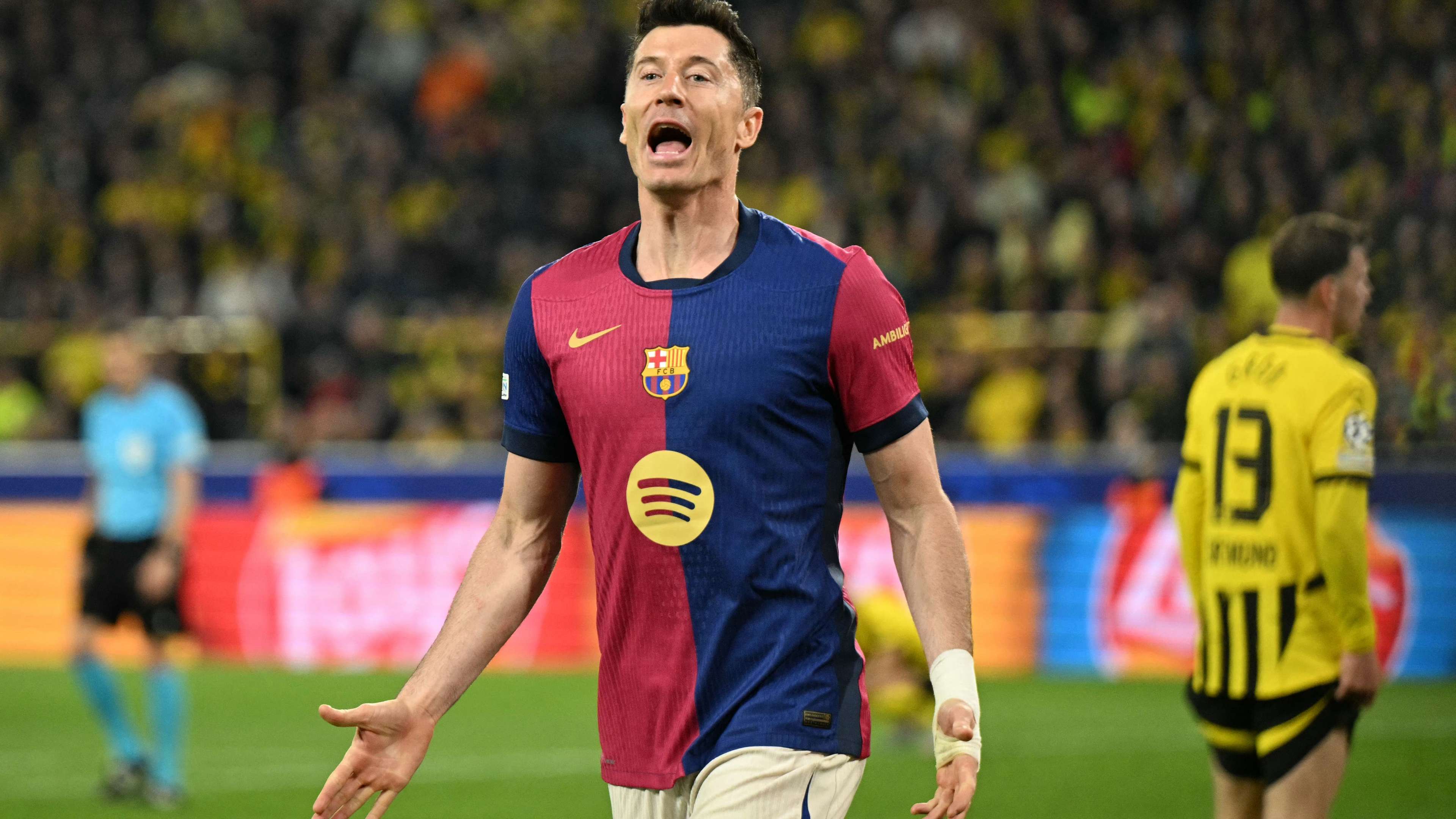 Lewandowski fires back after being booed on Dortmund return  