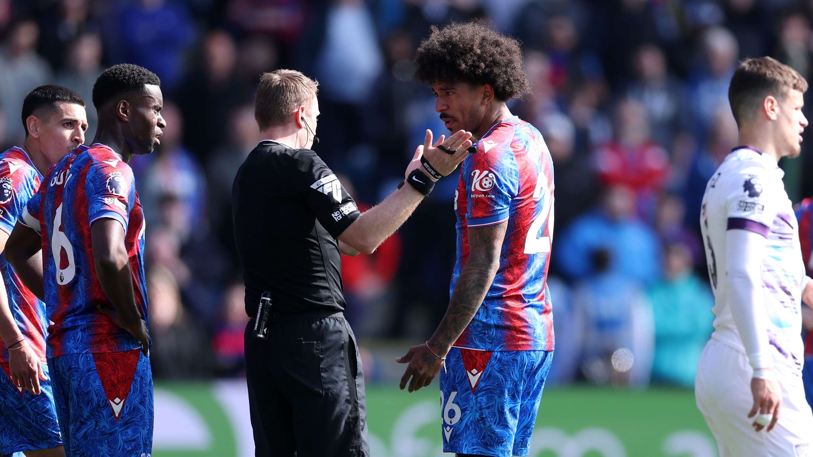 USMNT's Richards sent off in Palace match vs. Bournemouth  
