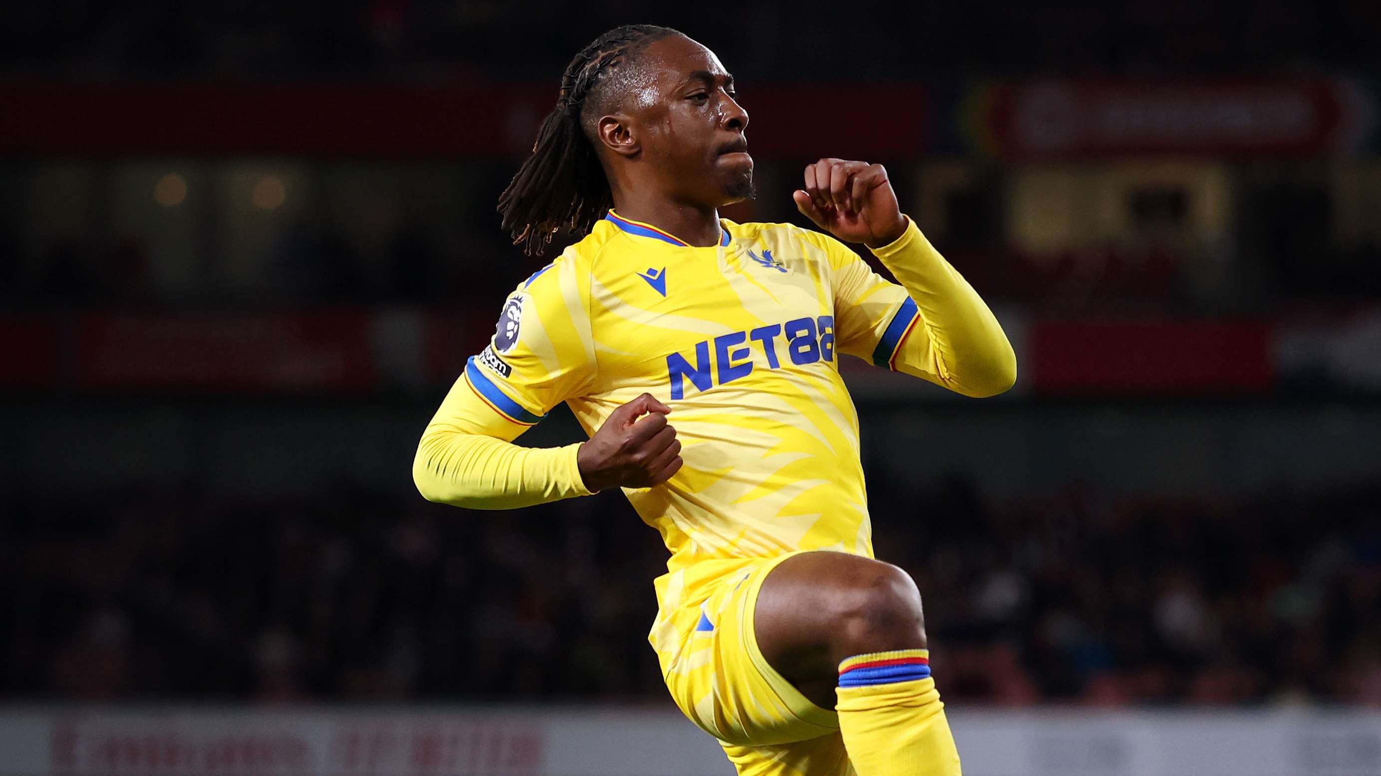 📽️ | Eze emulates Man Utd icon Scholes with volley vs Arsenal  