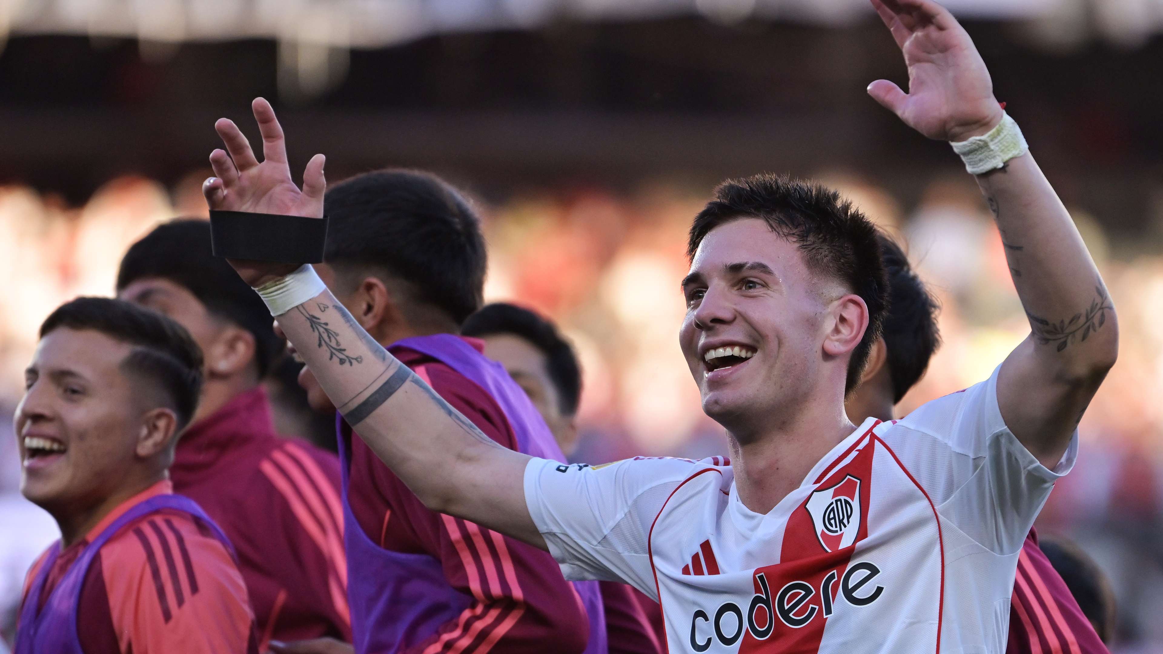 VIDEO: Man Utd transfer target nets sensational free-kick in Argentina  