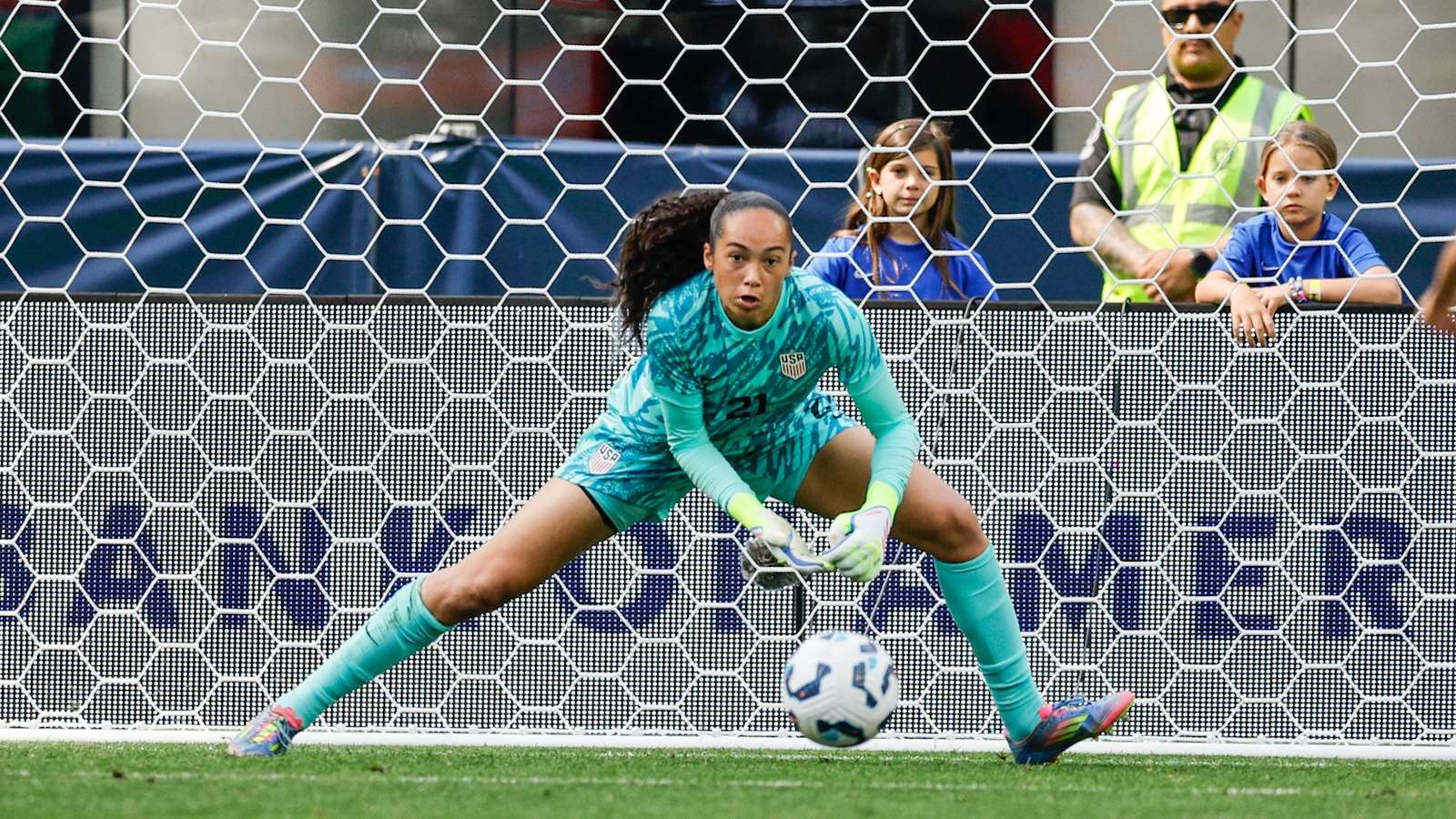 Hollywood Thrills: Thompson, Rodman, Tullis-Joyce star for U.S.  