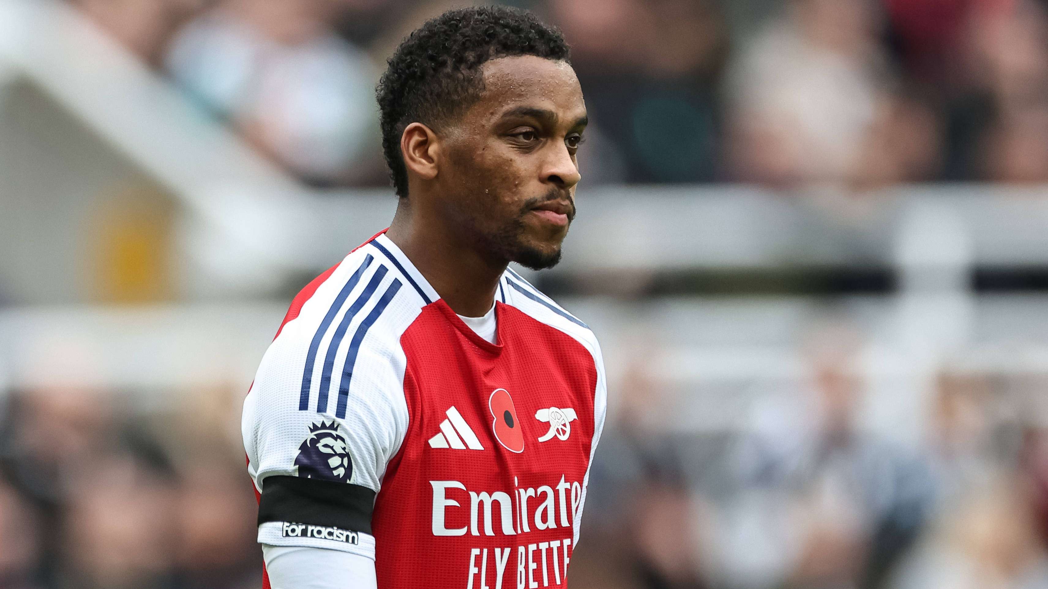 How much does Jurrien Timber earn at Arsenal?  