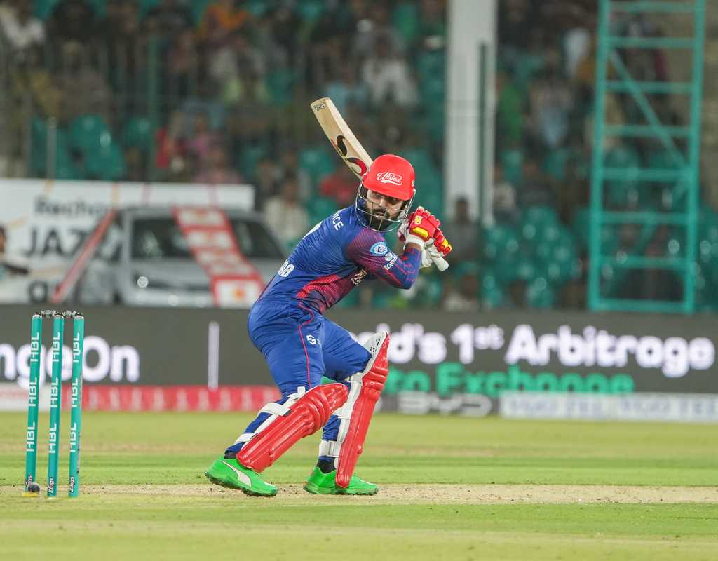 Shadab leads Islamabad United's victory march  