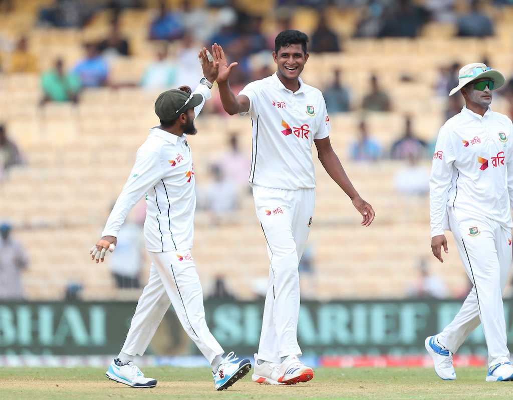 Bangladesh want to play Tests on 'proper wickets', says Phil Simmons  