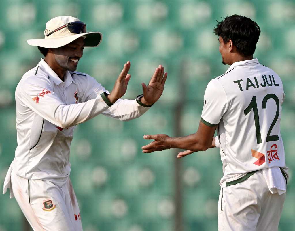 Taijul five-fer spins Bangladesh back on top after Zimbabwe's strong start  