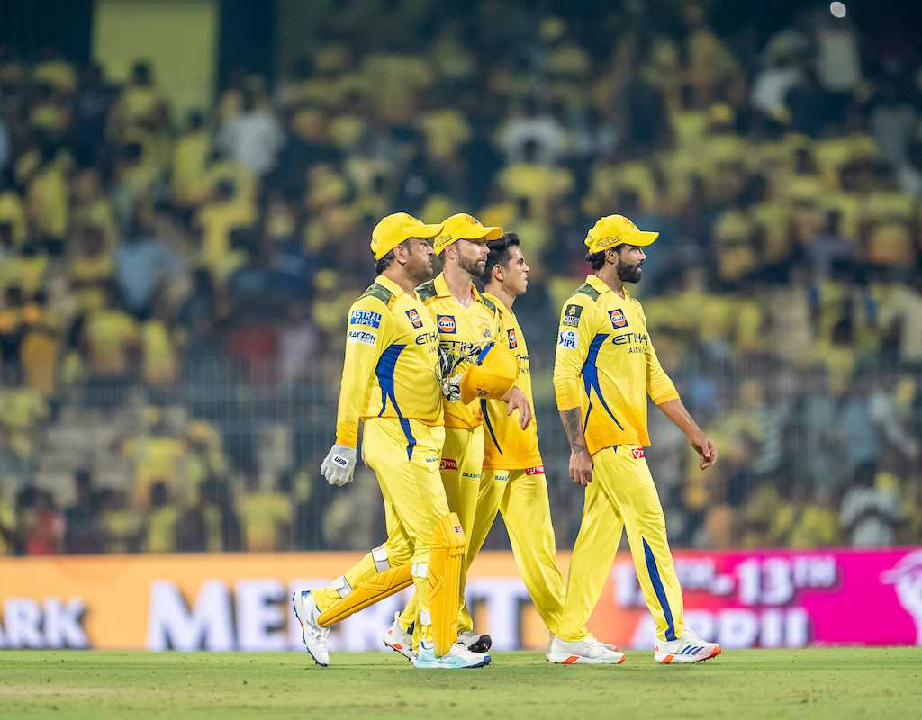 Hussey still hopeful of CSK bagging a playoff spot  