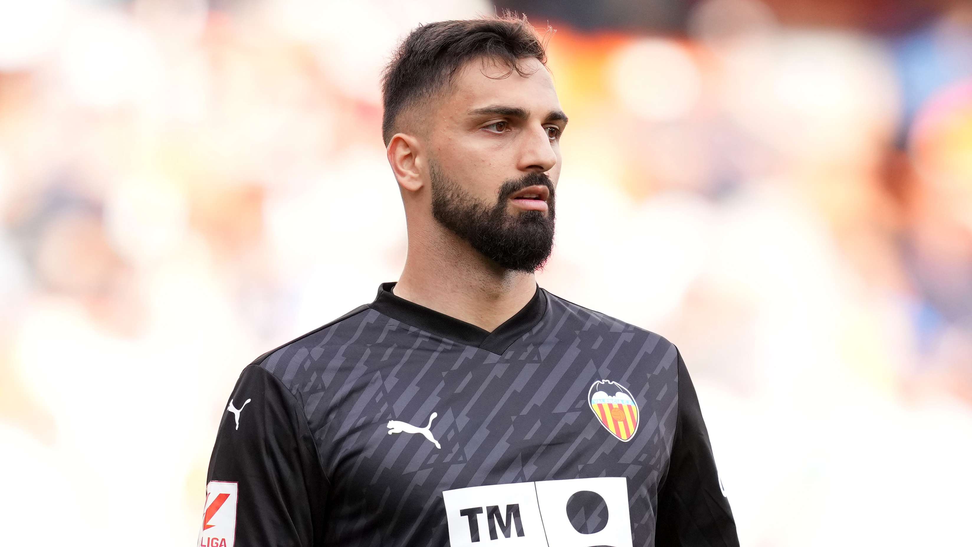 Inside future Liverpool GP Giorgi Mamardashvili's wages at Valencia  