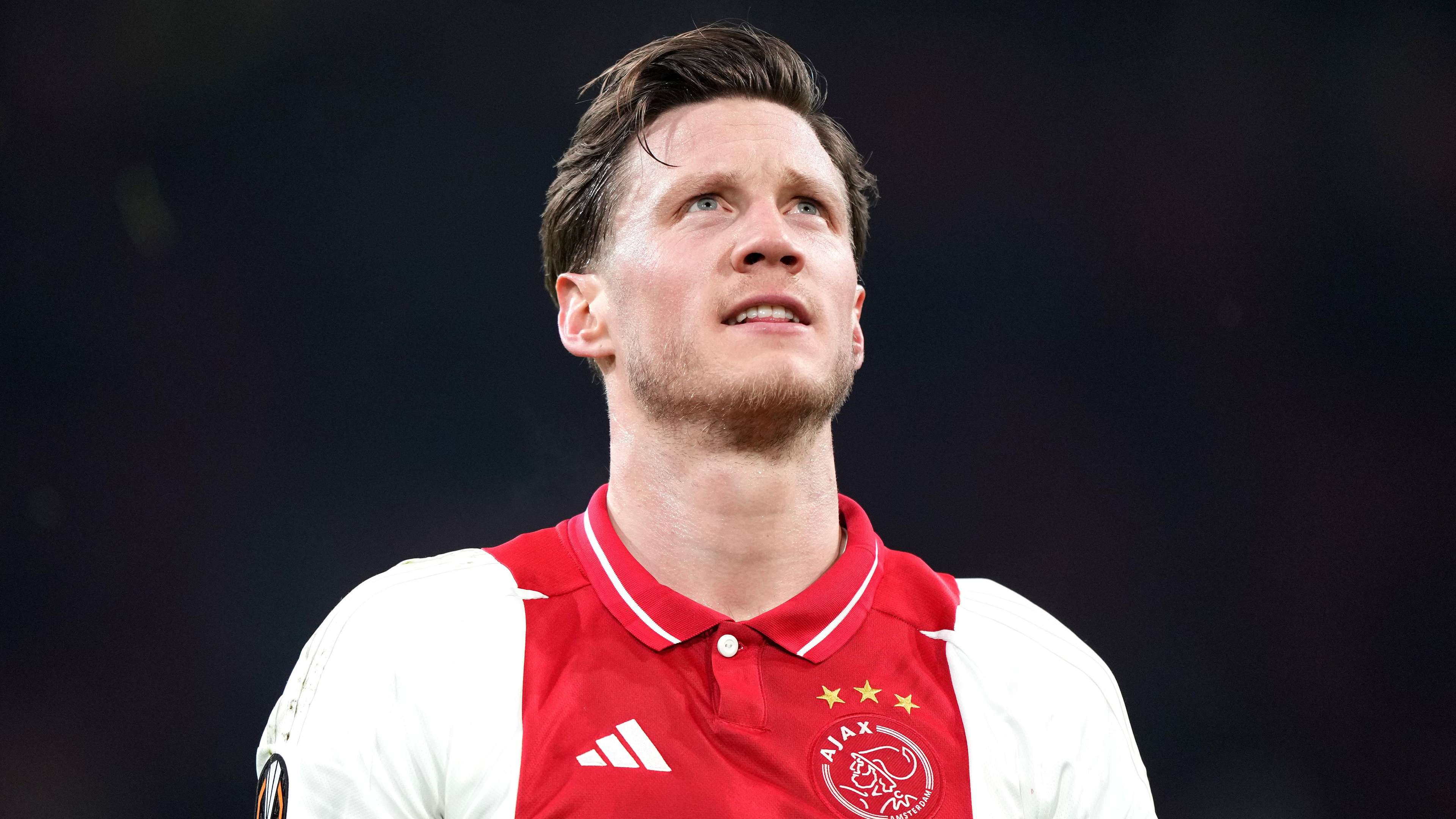 📽️ | Weghorst lashes out at camera after Ajax title collapse  