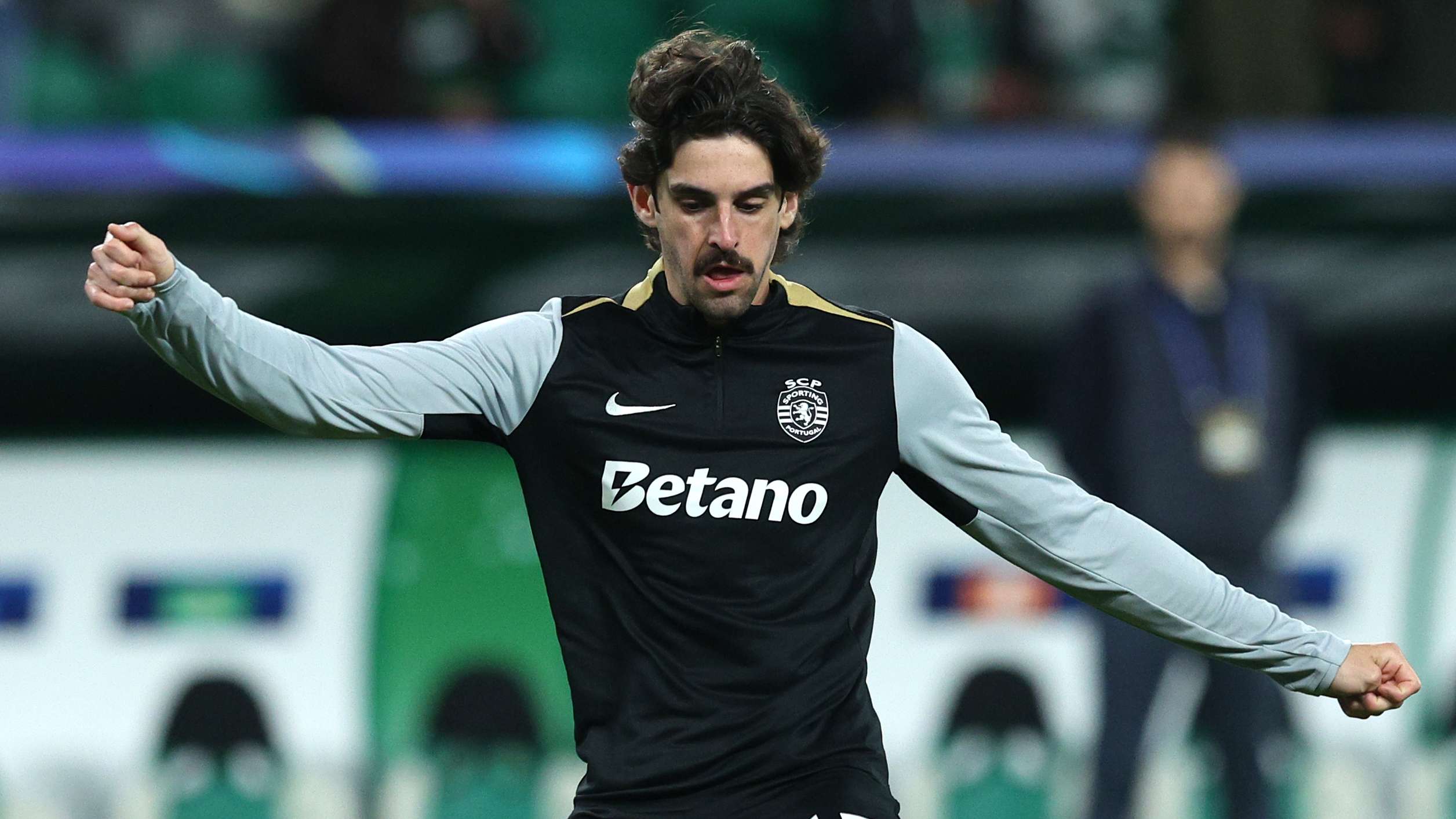 Arsenal lead Premier League race for Man Utd-linked star  