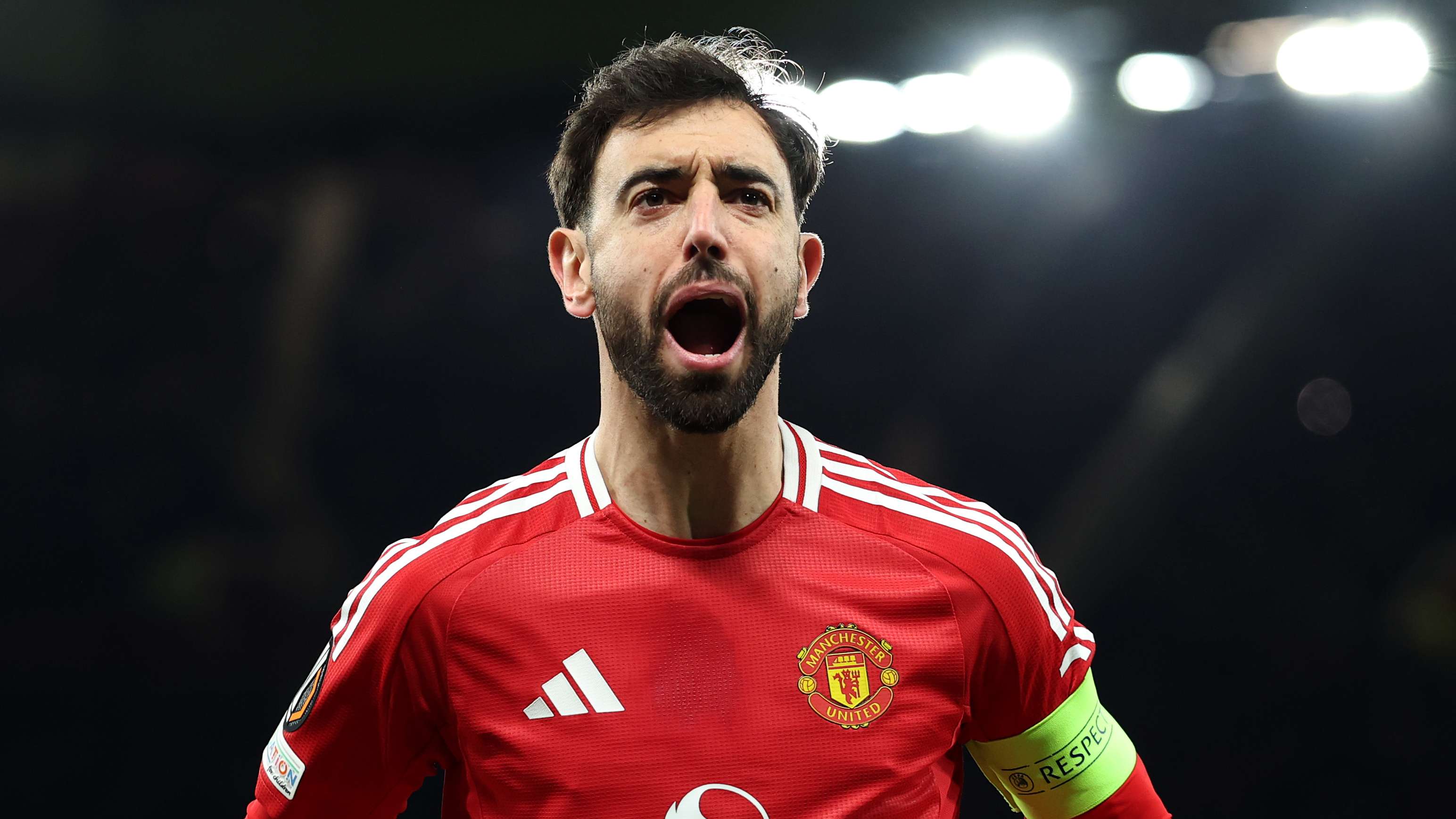 Fernandes wants to stay! Man Utd captain to resist Saudi offer  