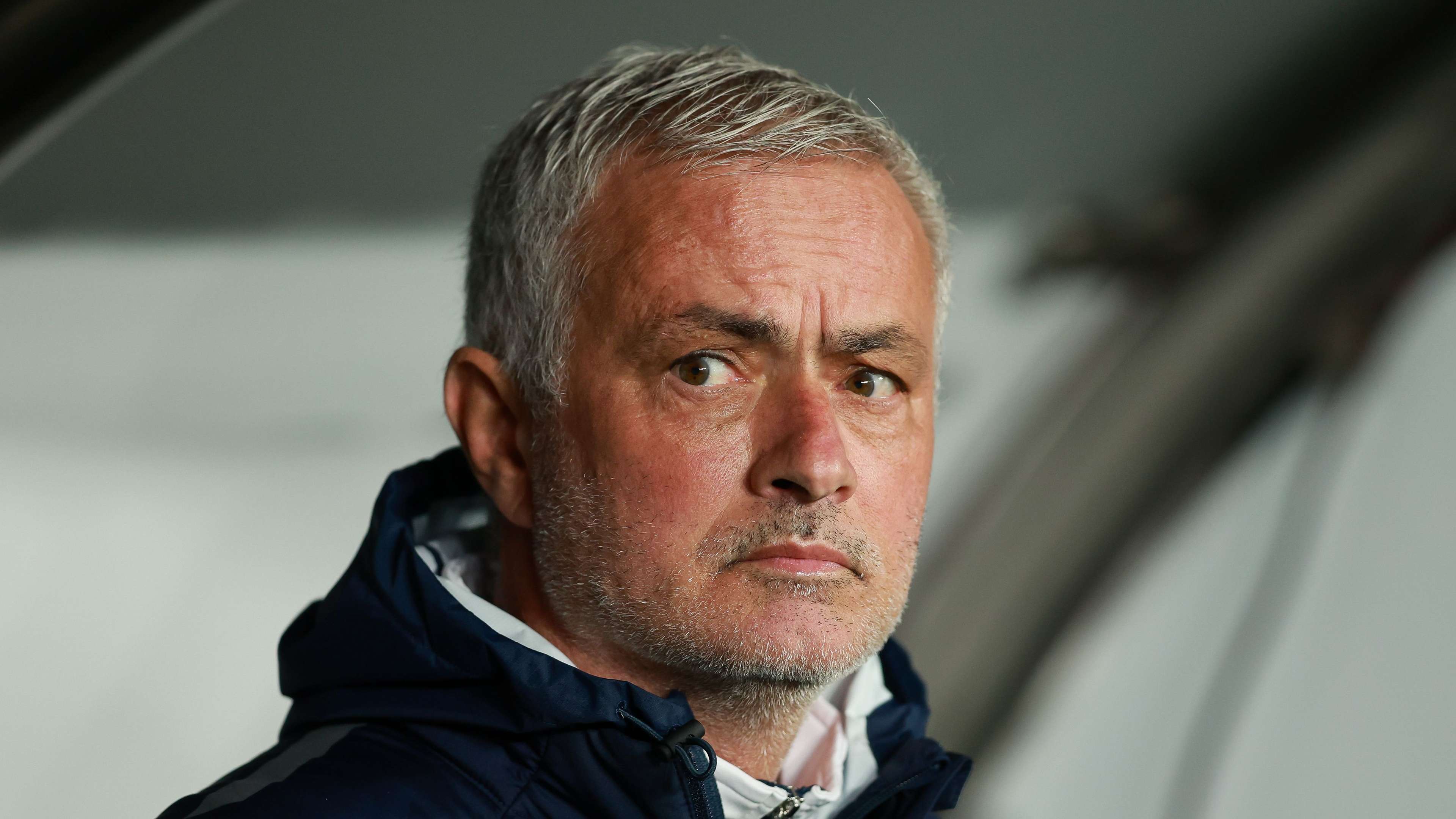 📽️ | Galatasaray mock Mourinho with laptop stunt   📽️ | Galatasaray mock Mourinho with laptop stunt