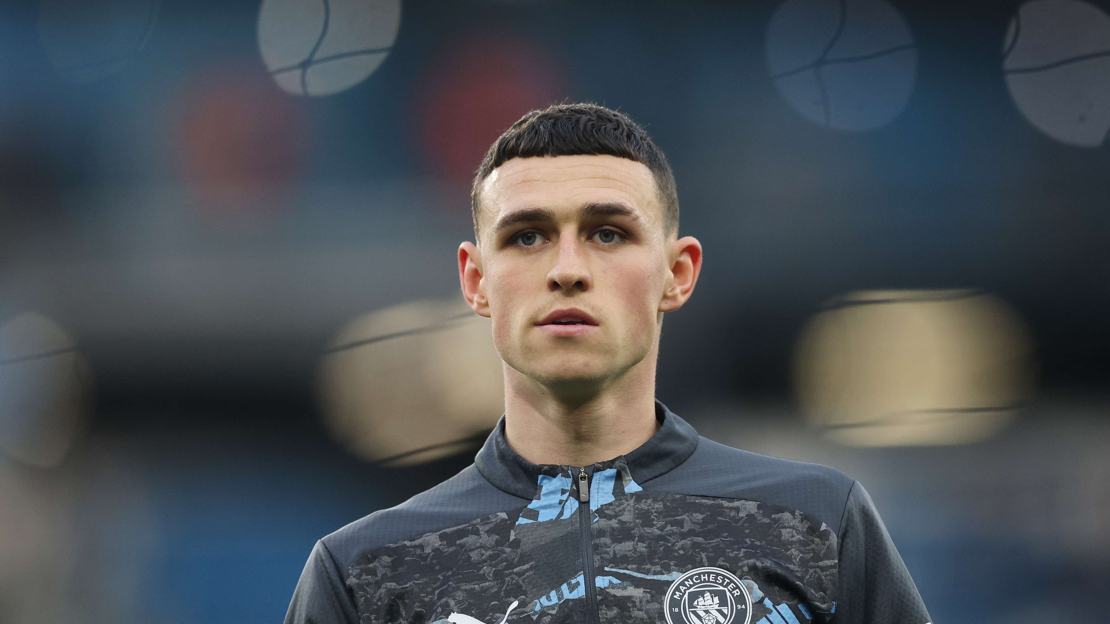 Foden 'really upset' after cousin rescues kids from house fire  