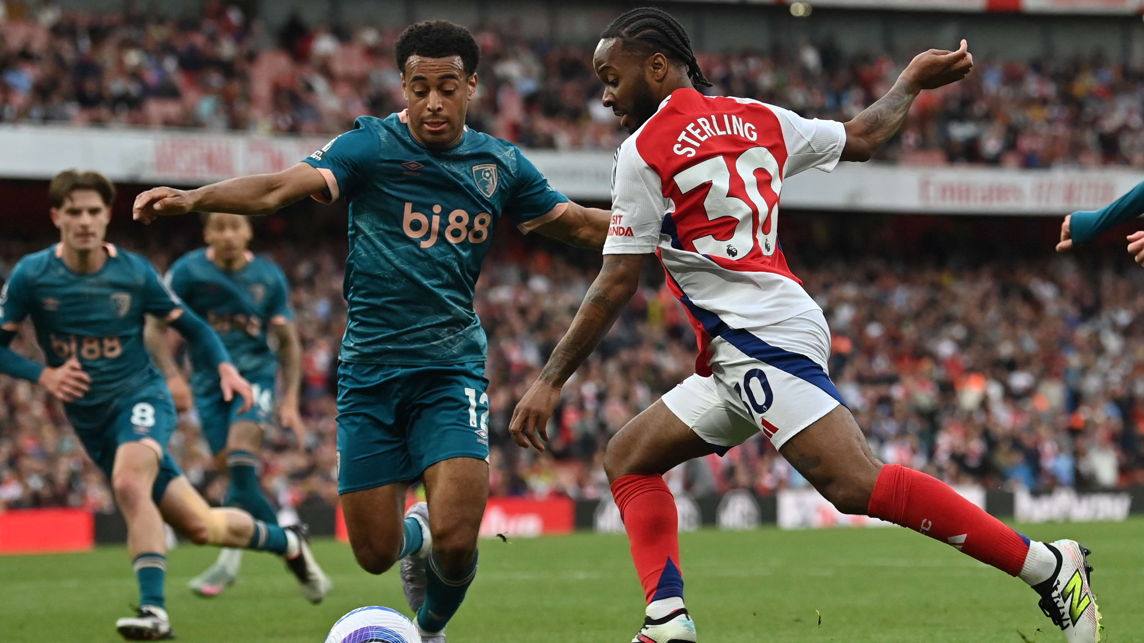 USMNT's Adams, Bournemouth, shock Arsenal in Premier League  