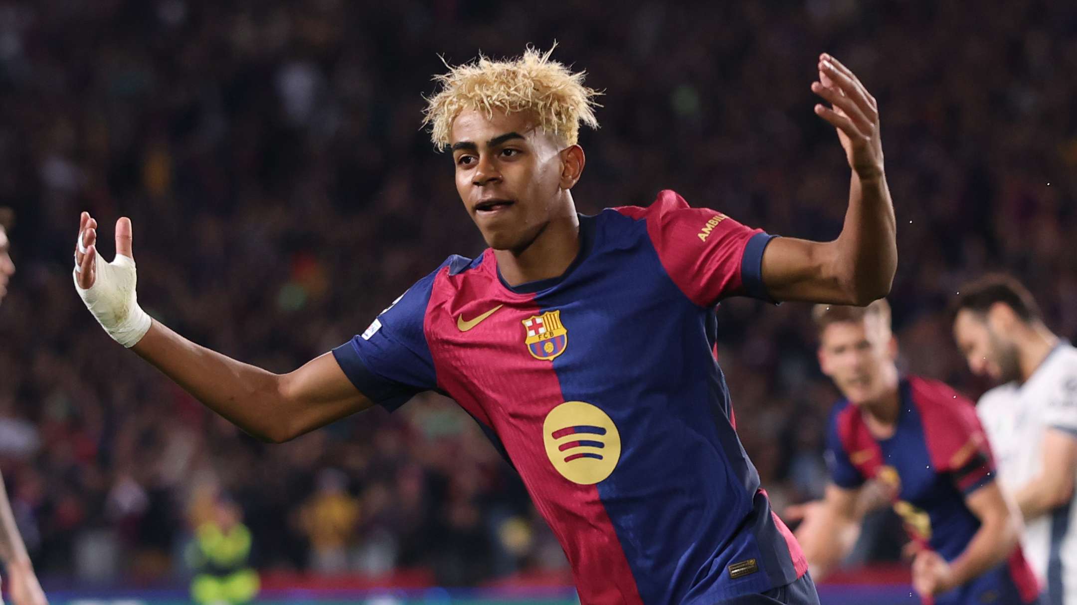 📽️ | Yamal's father rips off jacket & crazily celebrates Barca star's goal  