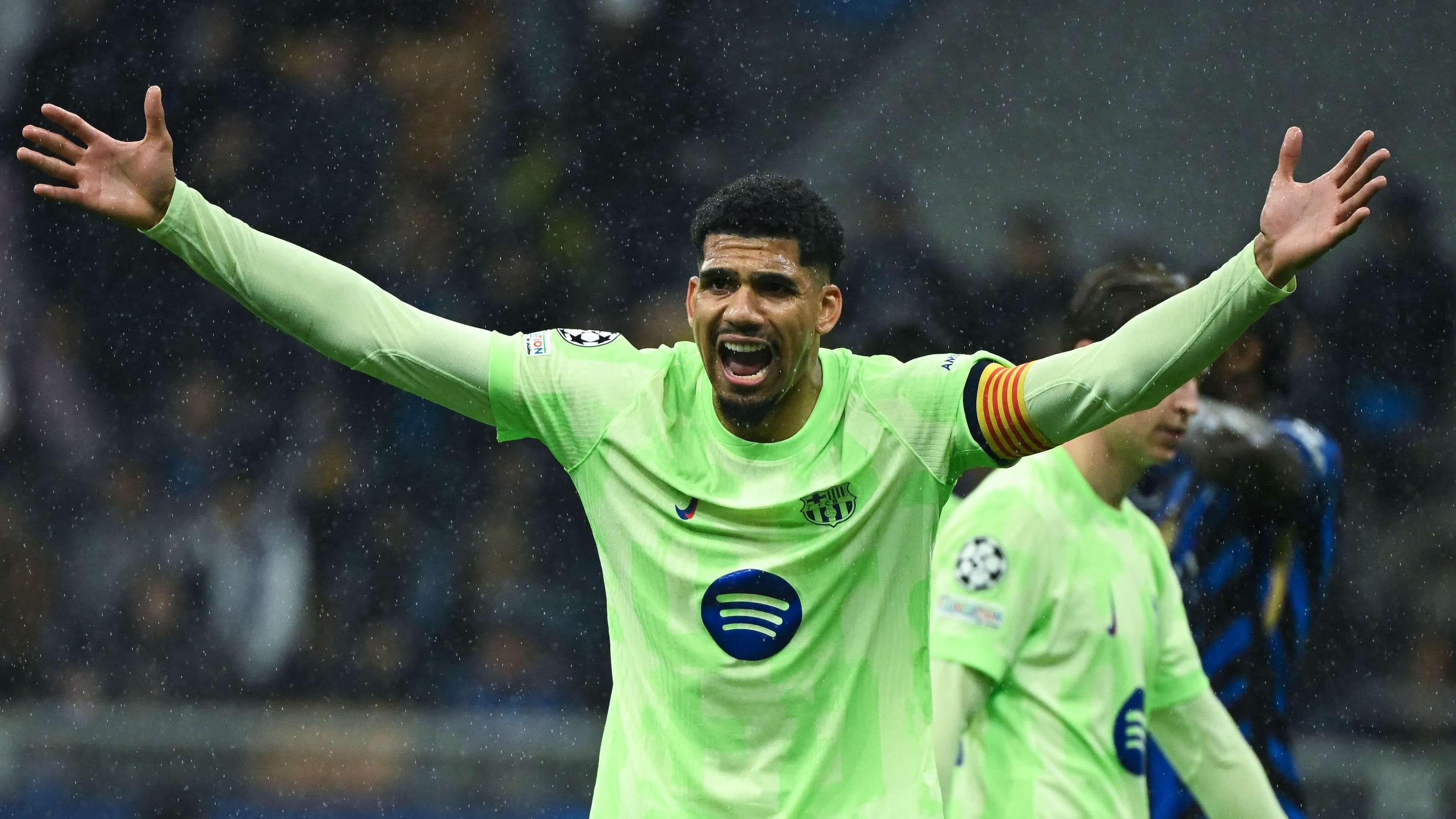 'Nunez of CBs!' - Furious Barca fans blame Araujo for Inter defeat   'Nunez of CBs!' - Furious Barca fans blame Araujo for Inter defeat
