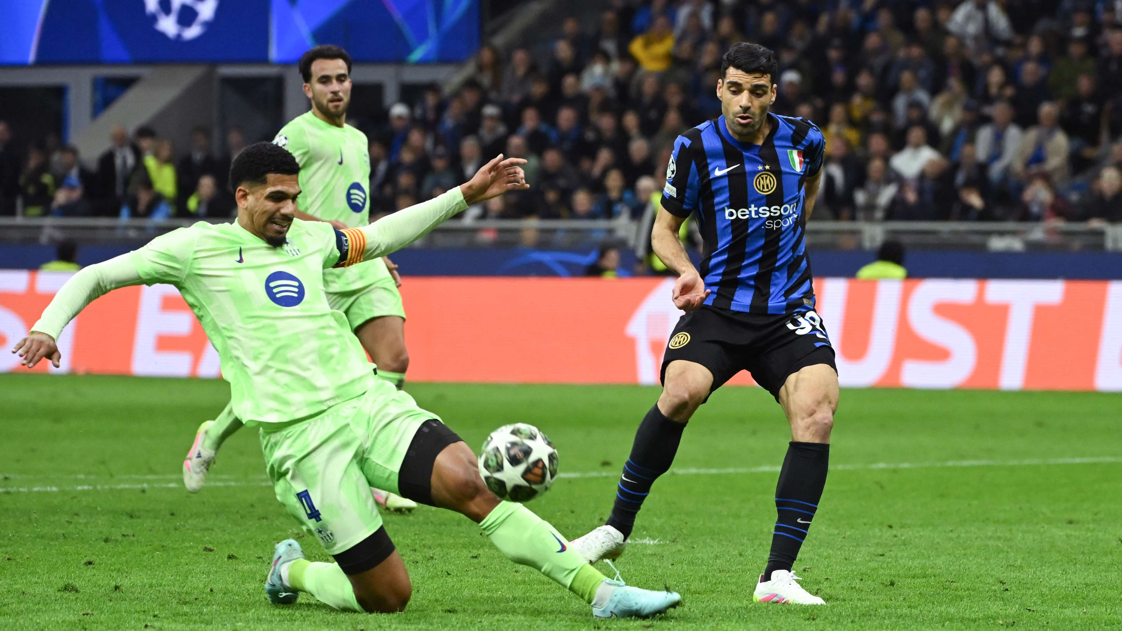 Araujo vows to bounce back from Inter mistakes in huge Clasico   Araujo vows to bounce back from Inter mistakes in huge Clasico