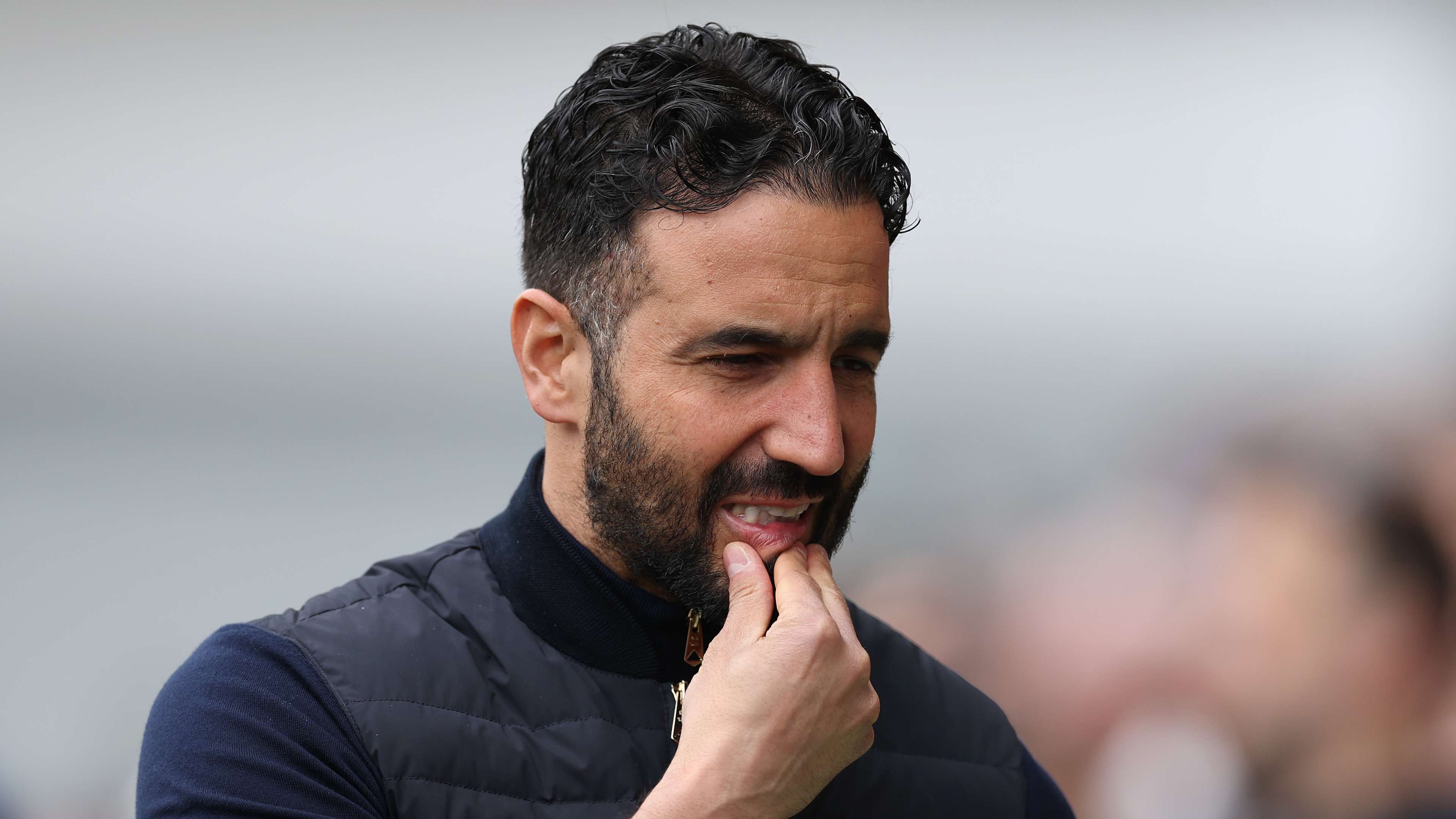 Fernandes jokes Amorim is under same pressure as Postecoglou before UEL final  