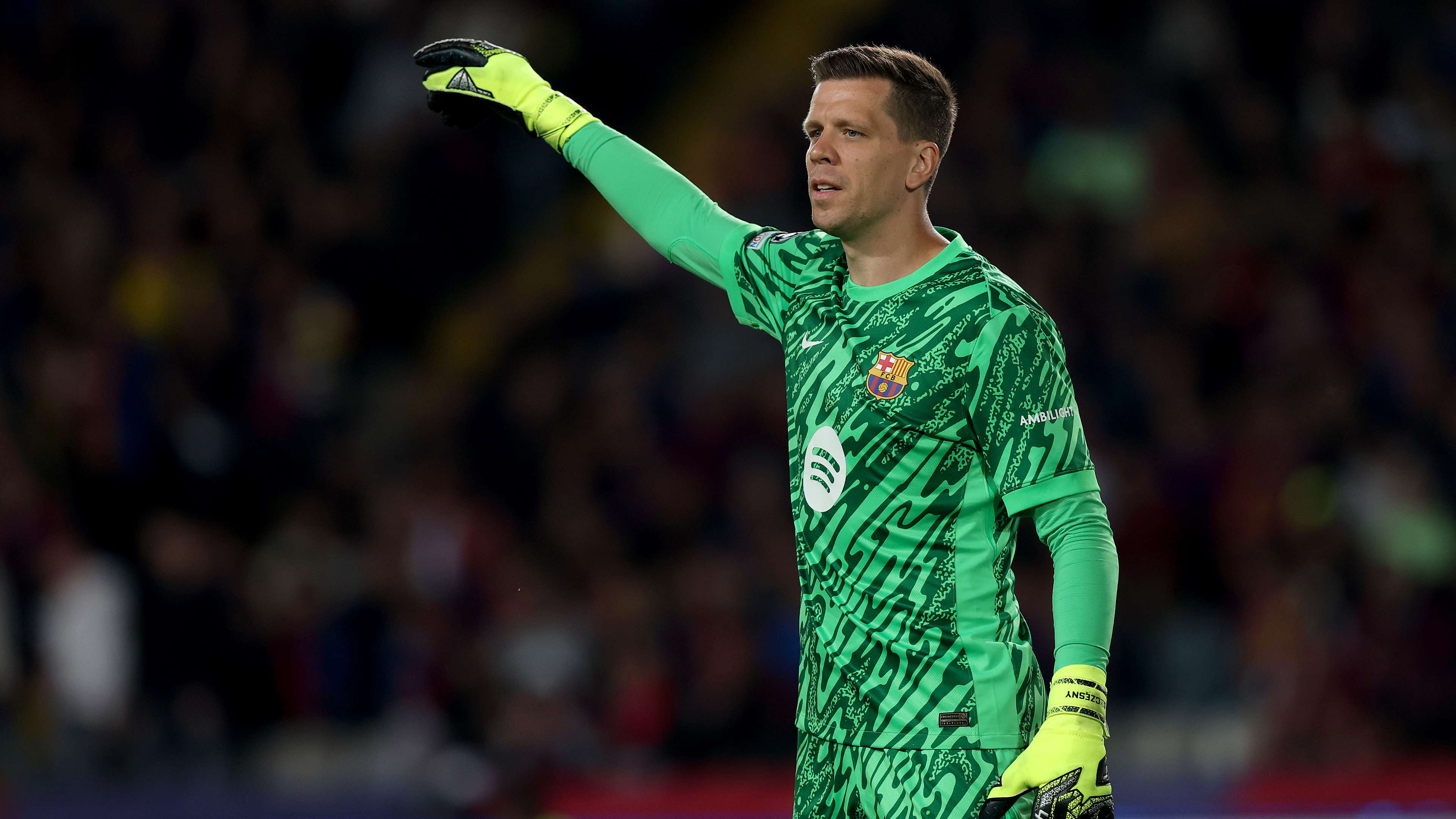 Retire or sign? Szczesny's wife to make decision on new Barca contract  