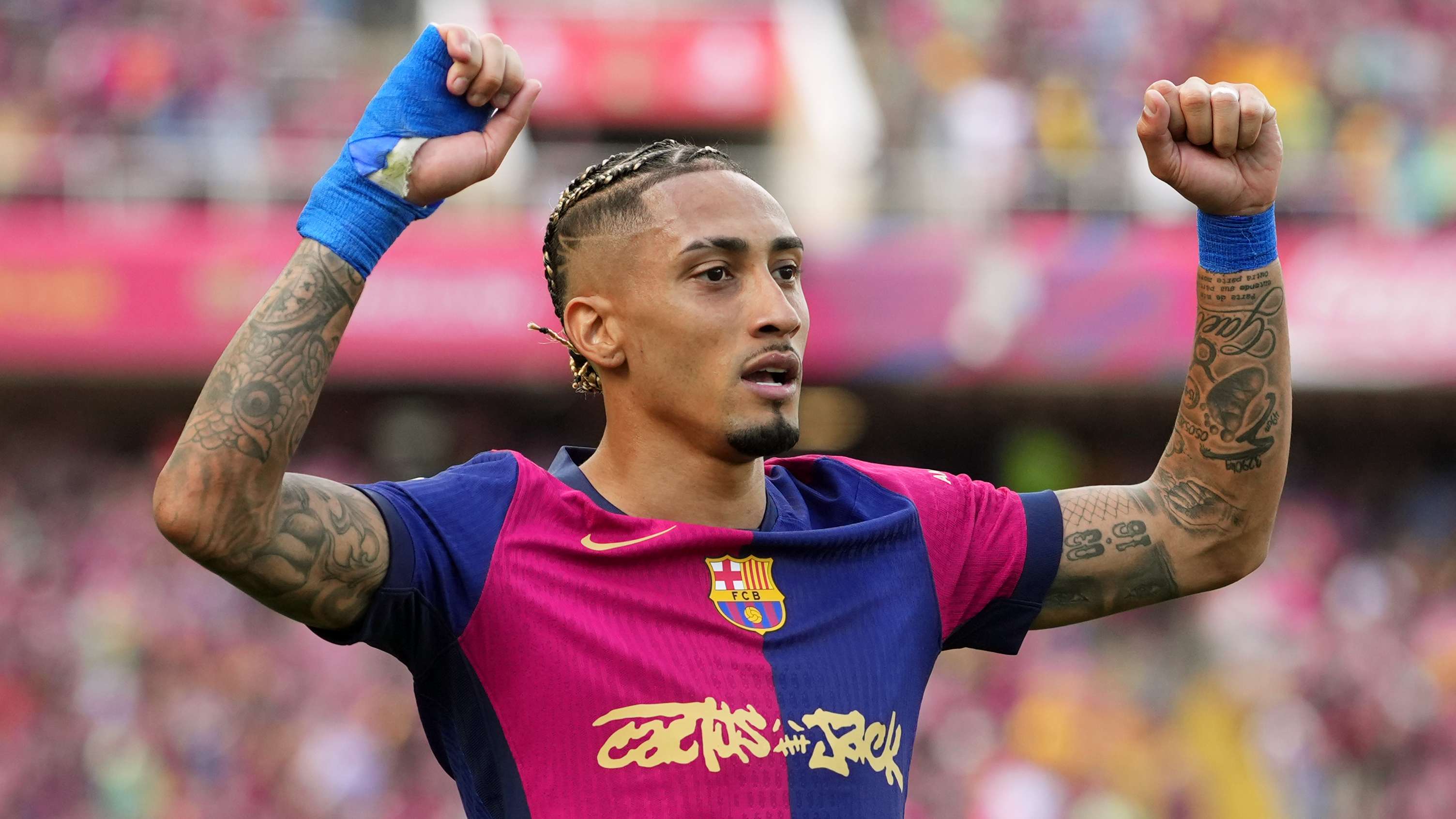 Raphinha stays! Barca captain puts pen to paper on new deal   Raphinha stays! Barca captain puts pen to paper on new deal