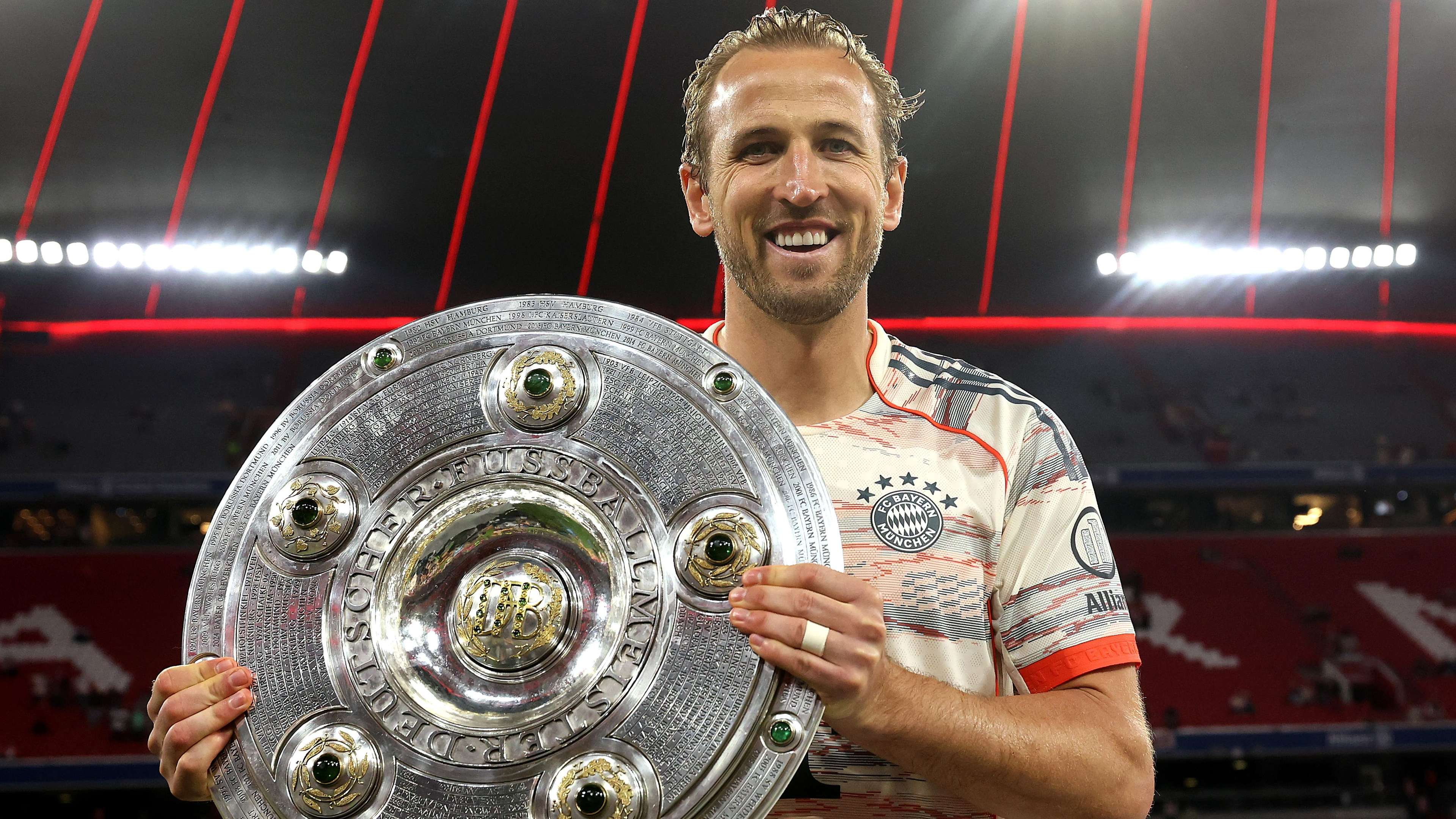 More silverware for Kane! Bayern striker wins Bundesliga POTY  