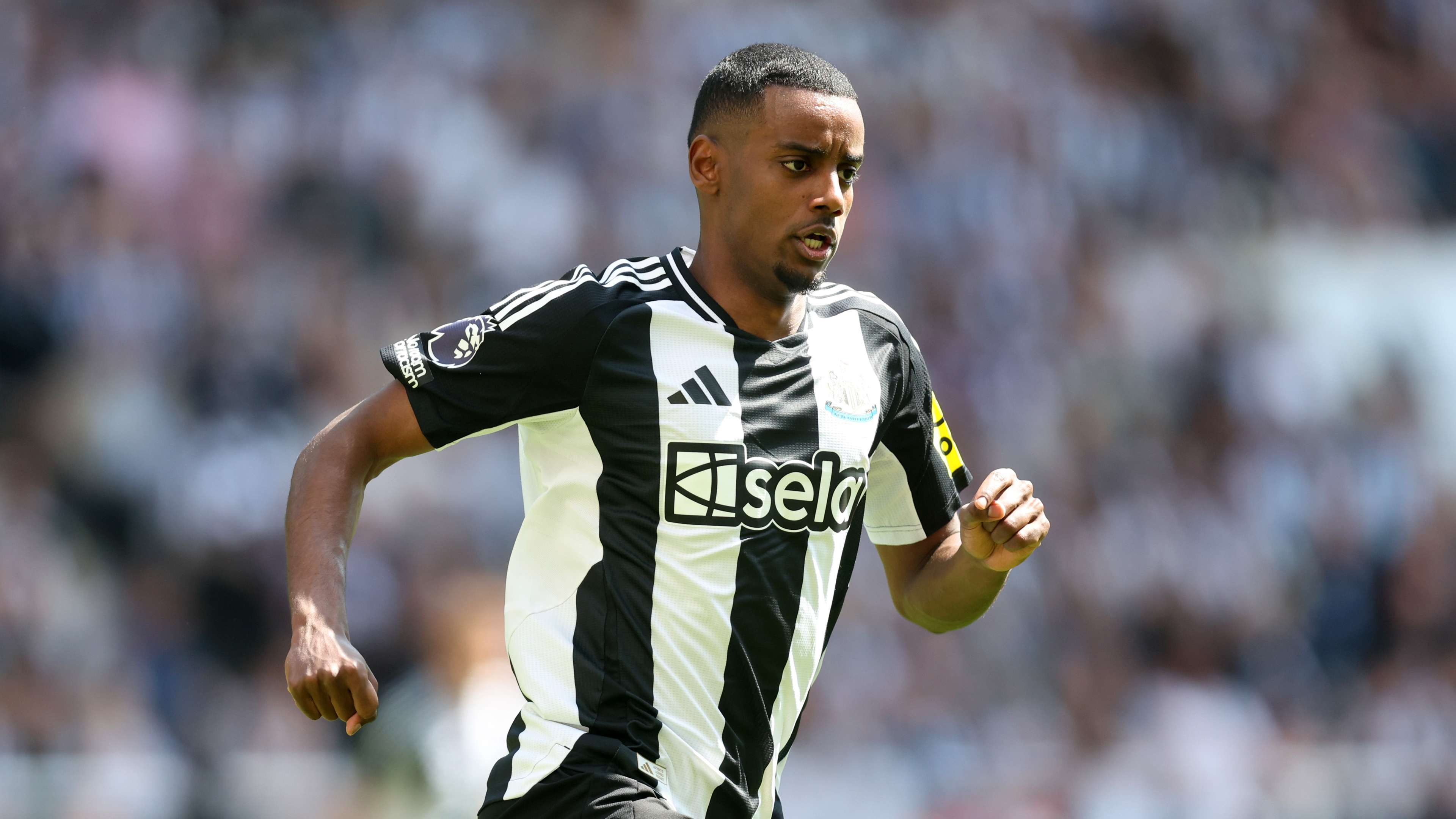 Family of burglars jailed for raid on Isak's home  