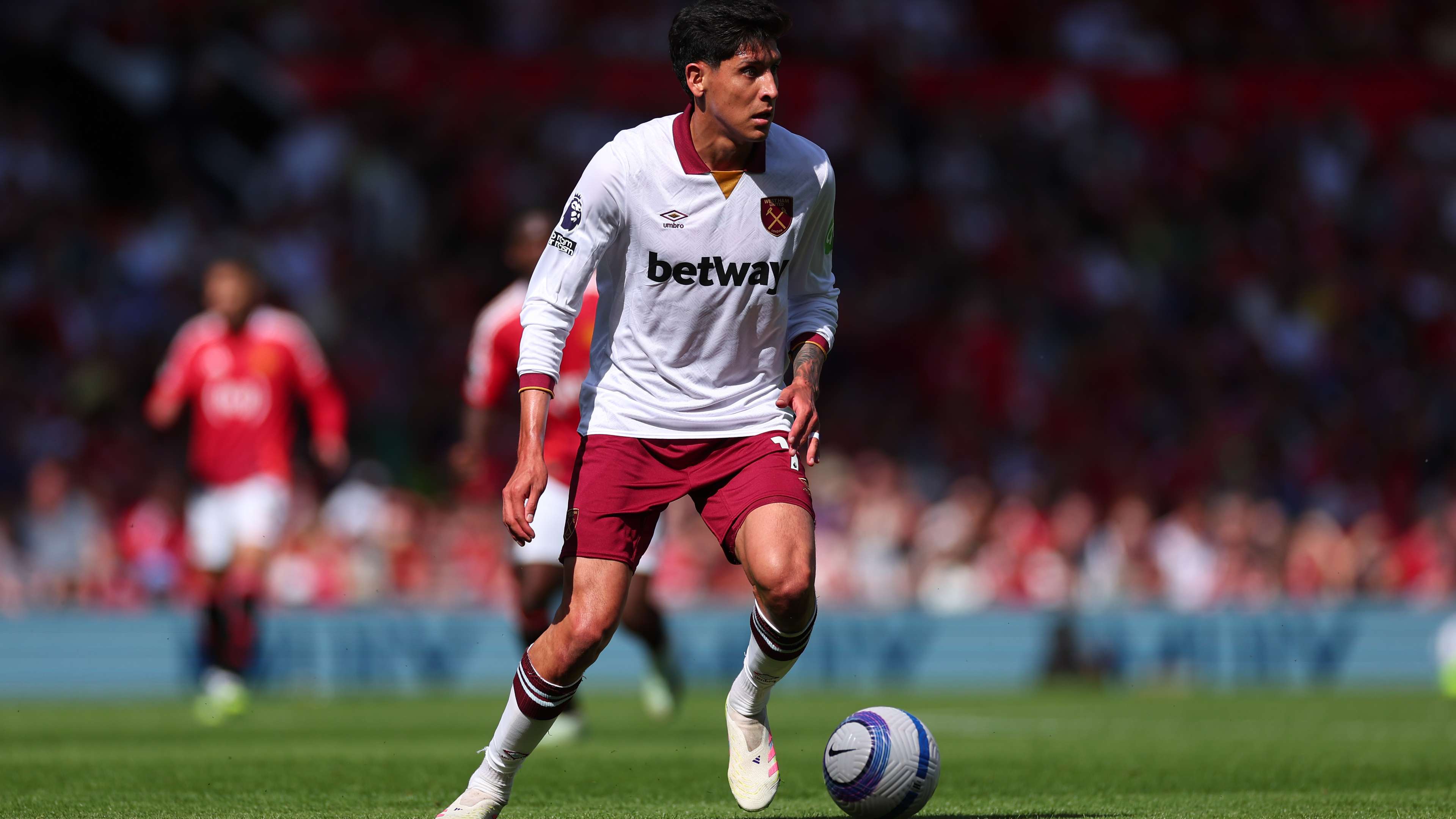 Álvarez on future amid West Ham exit rumors: 'I’m happy here'  