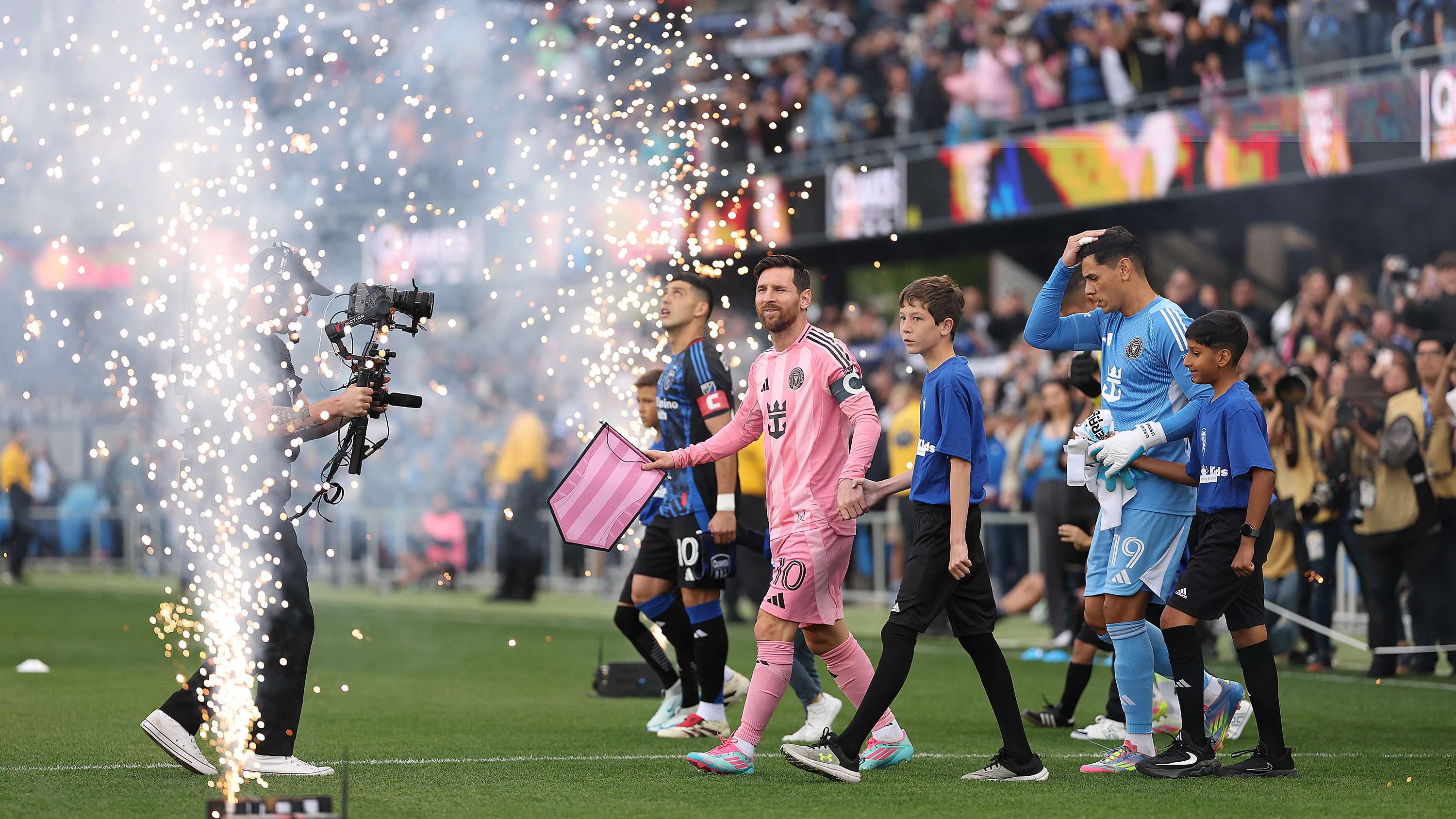 Bay Area sports stars turn out for Quakes’ clash against Miami  