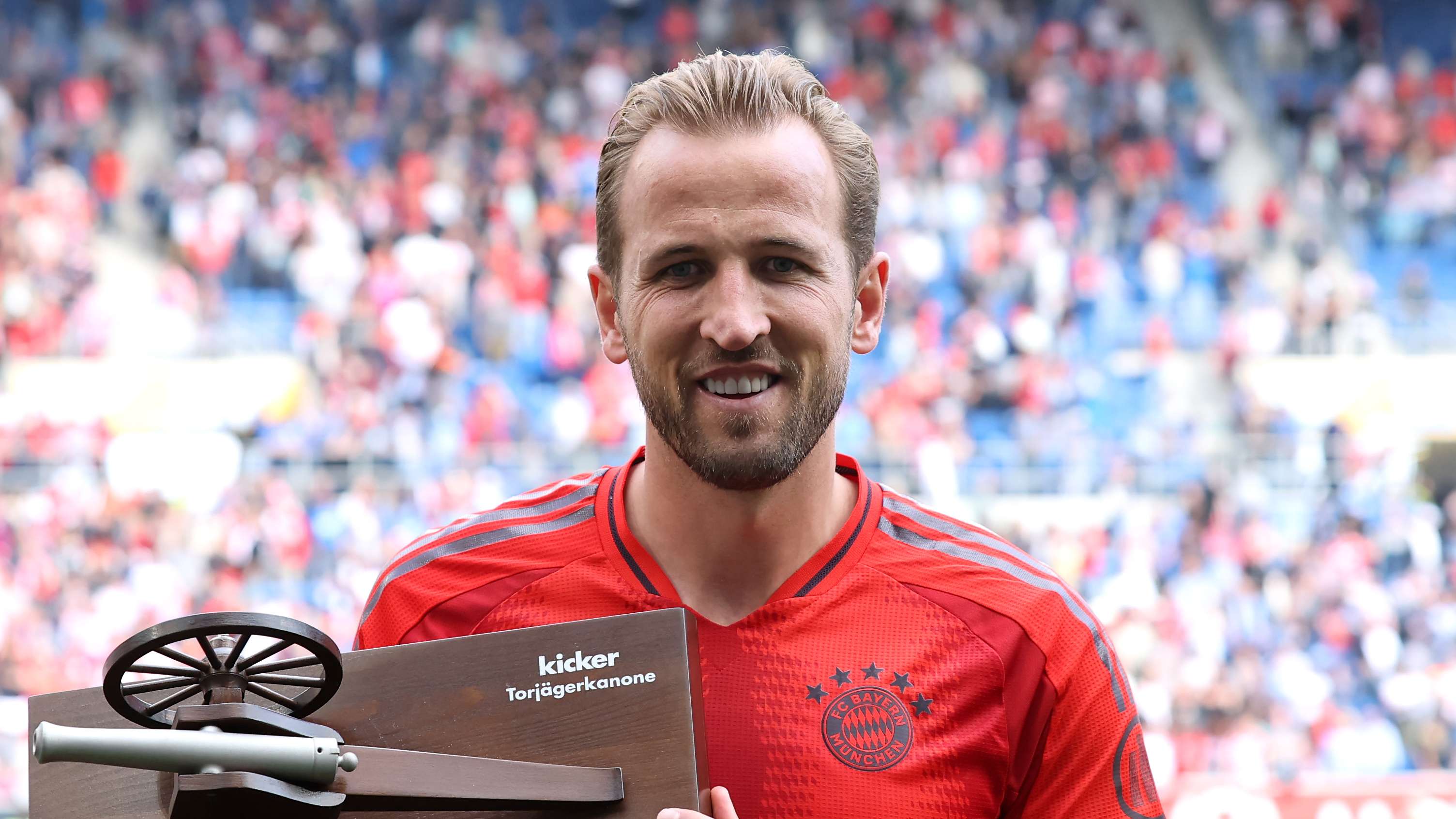 Bayern's Kane makes more Bundesliga history with goal heroics  