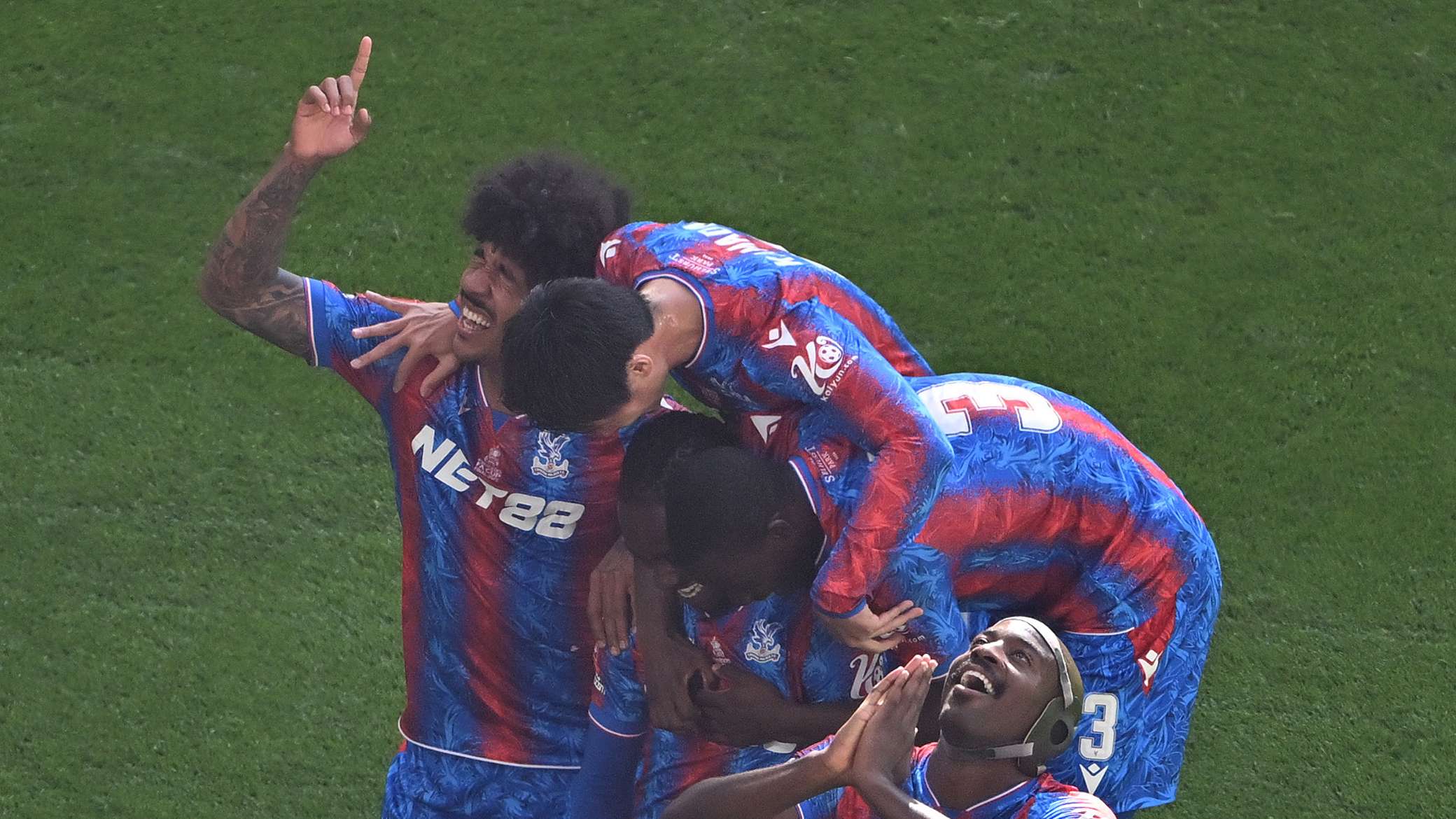 USMNT's Richards, Turner and Palace lift FA Cup, shock City  