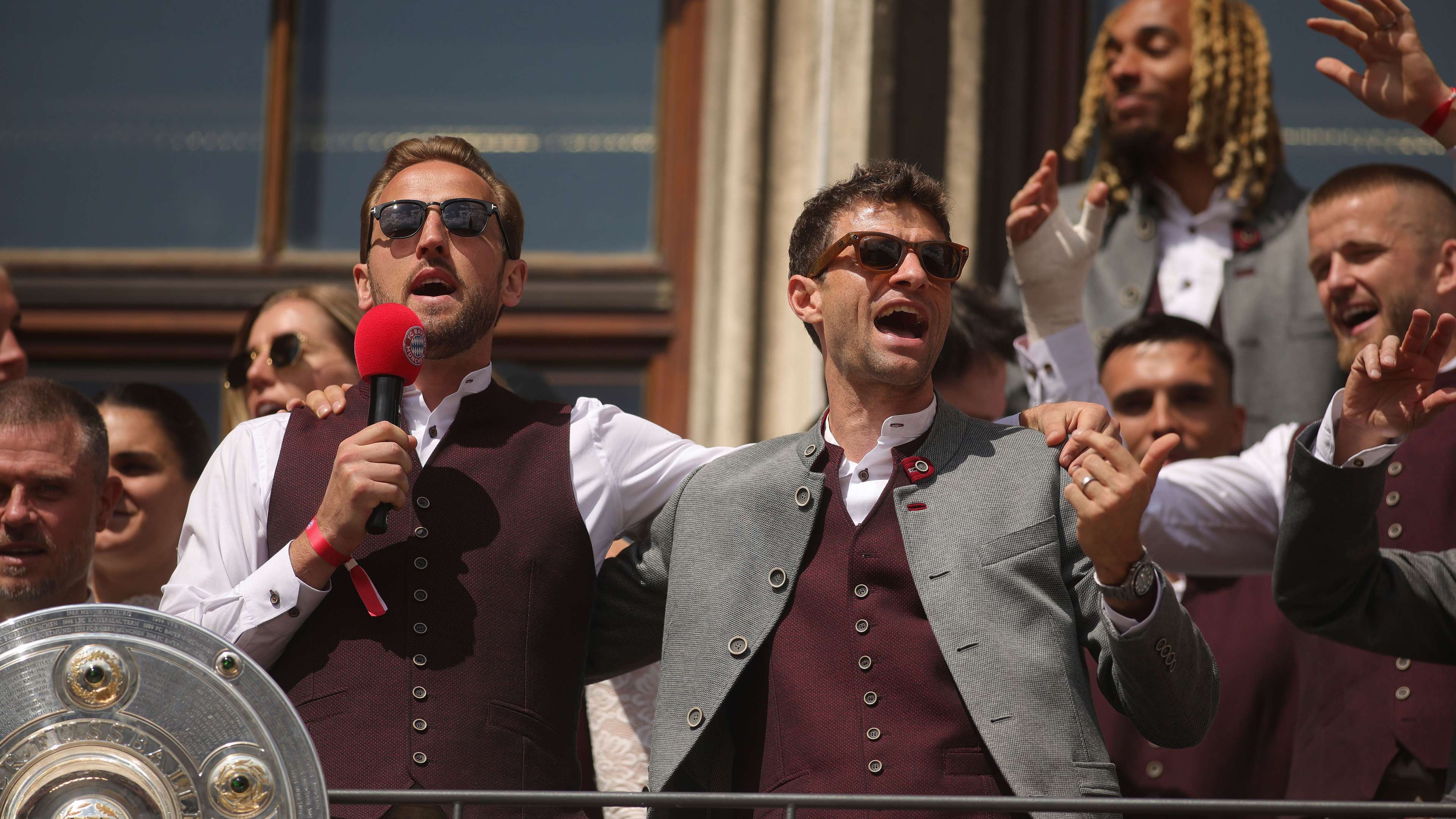 Kane pays tribute to 'legend' Muller ahead of Bayern Munich exit  