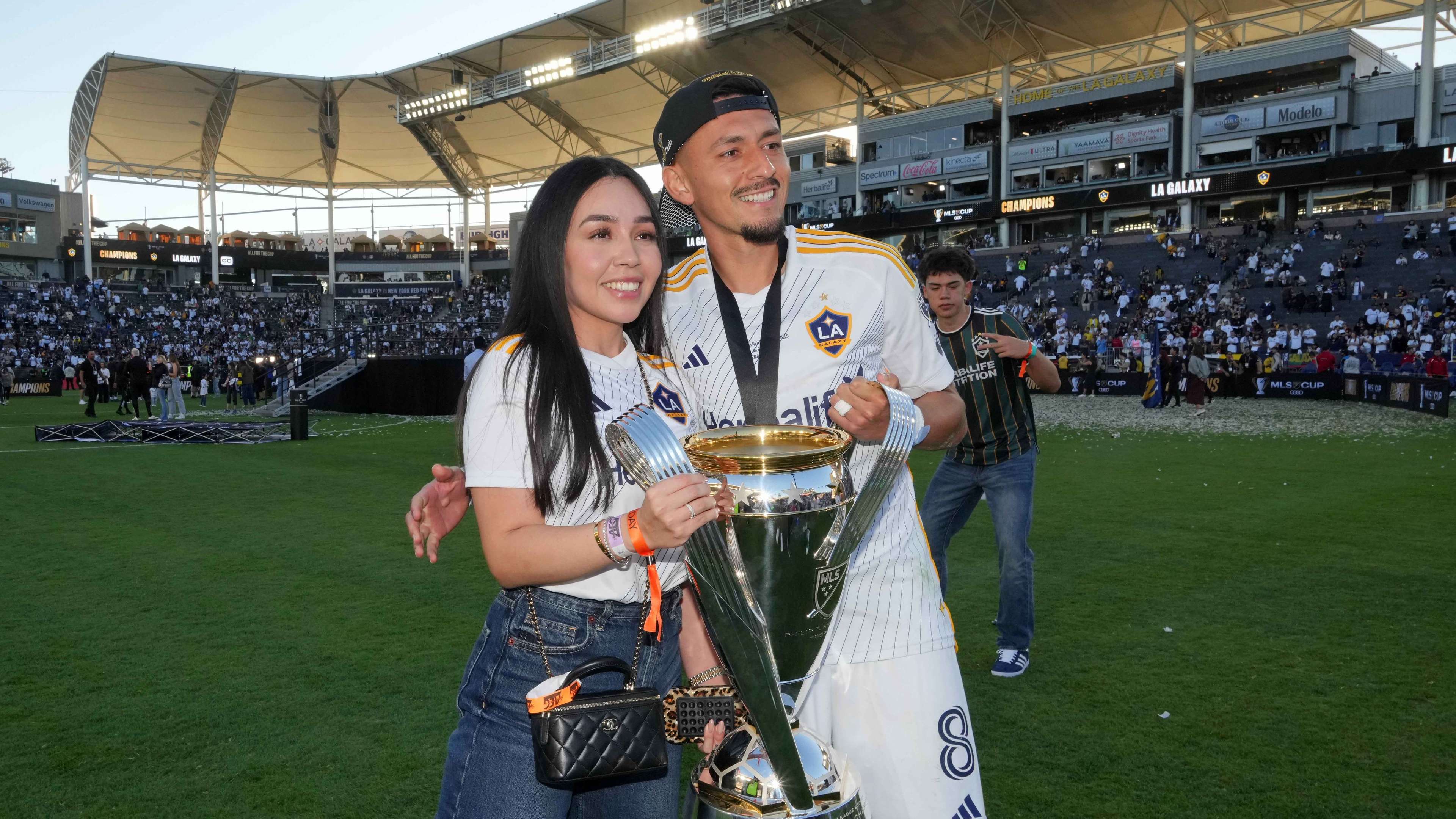 LAFC's Delgado criticizes Galaxy for approach to MLS Cup ring  