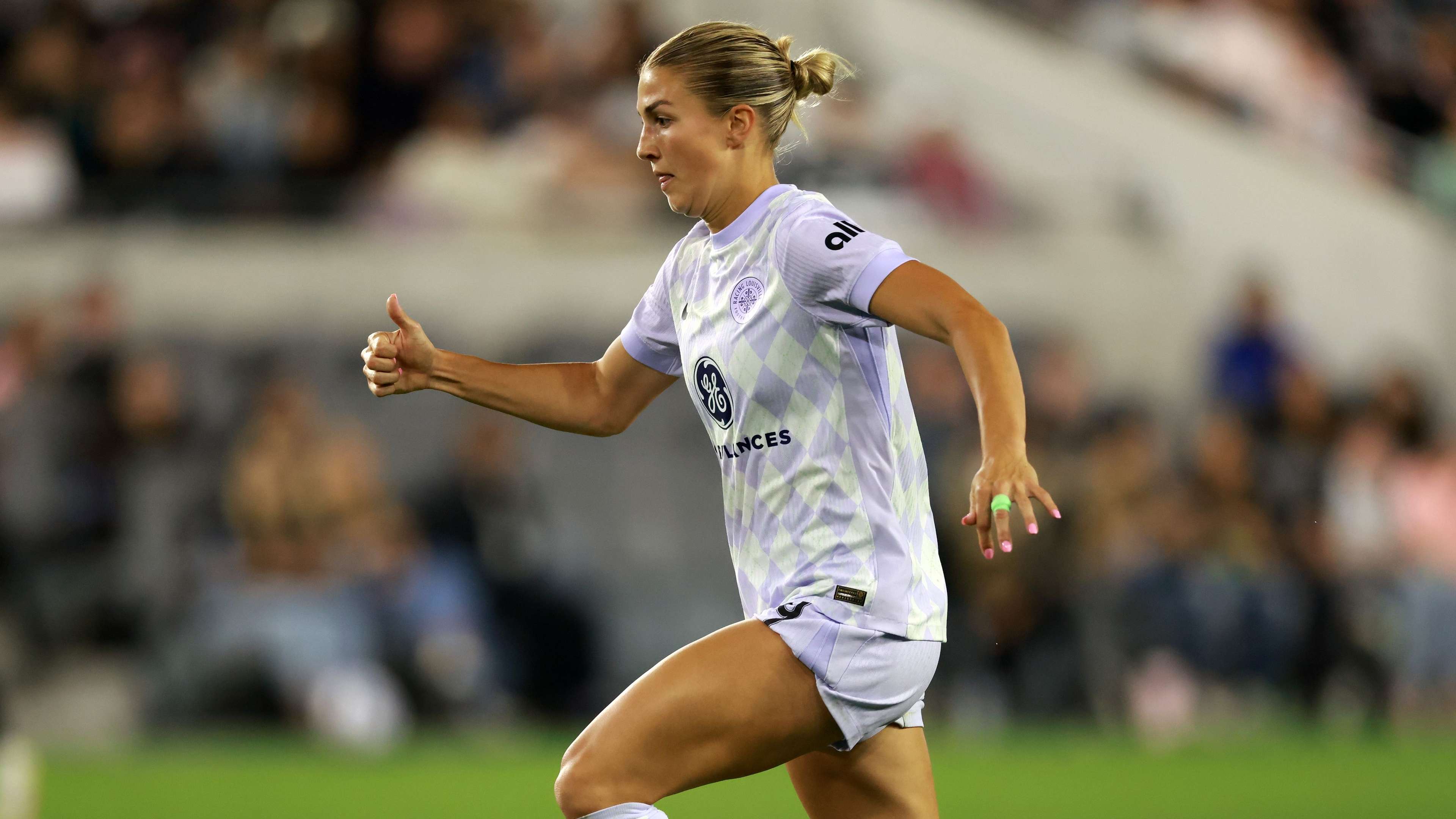 Louisville's Fischer handed 3-game suspension for hair pull  