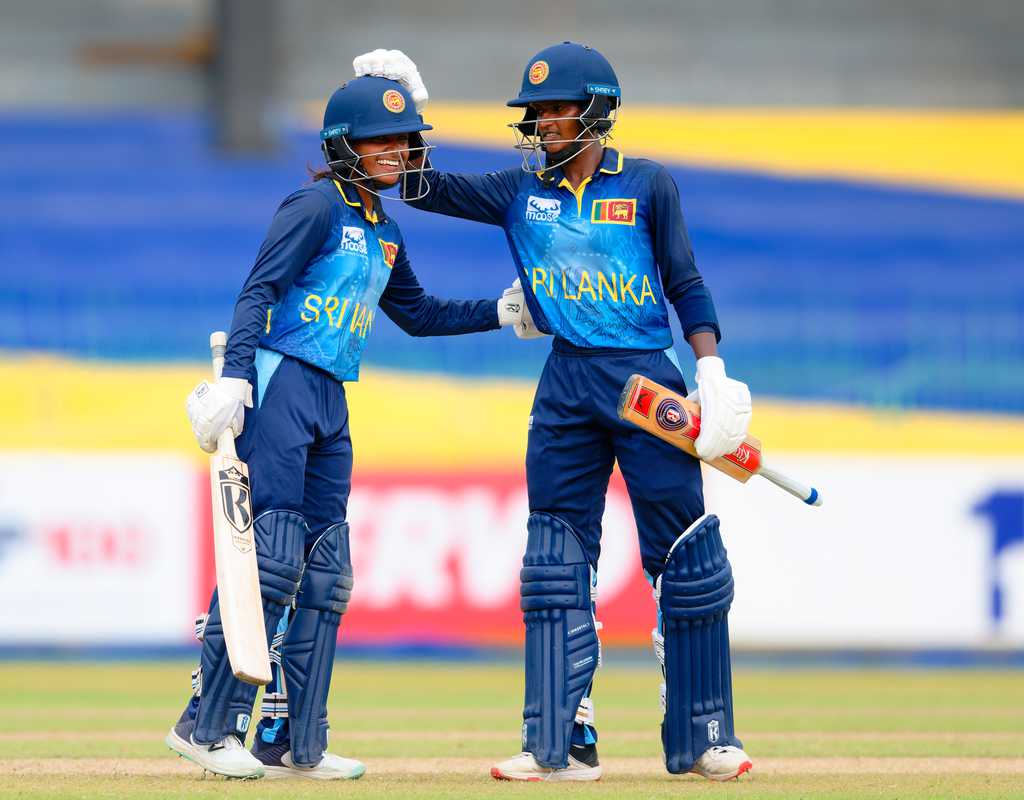 Samarawickrama, Dilhari fifties guide Sri Lanka to comfortable win  