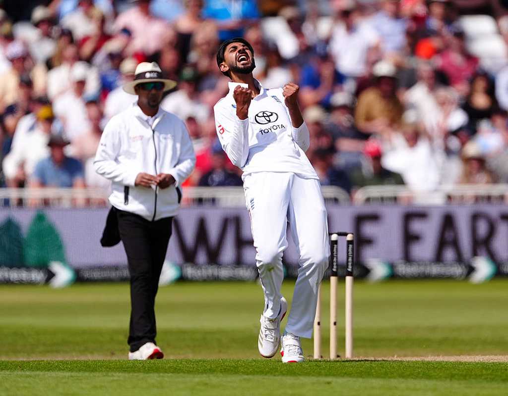 Bashir spins England to innings victory over Zimbabwe  