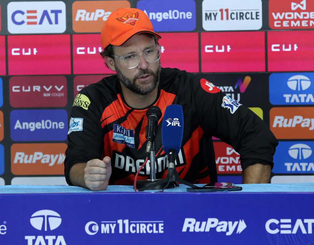 Vettori hails SRH's clinical bowling display  