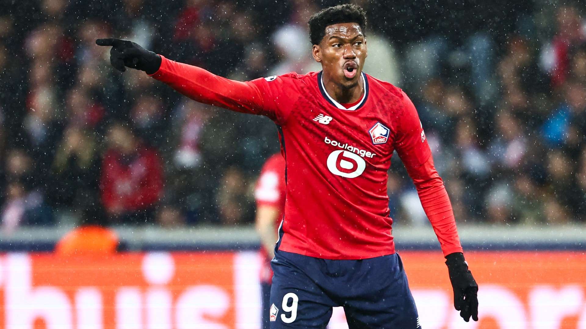 Juve eye Canada star David but agent's huge demand holds up deal  