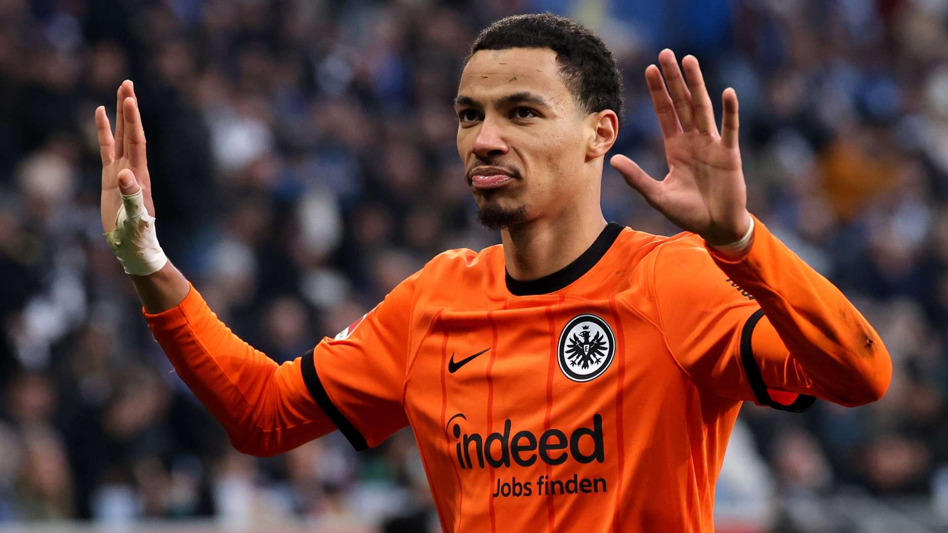 Transfers LIVE: Man Utd open talks for €100m Ekitike  