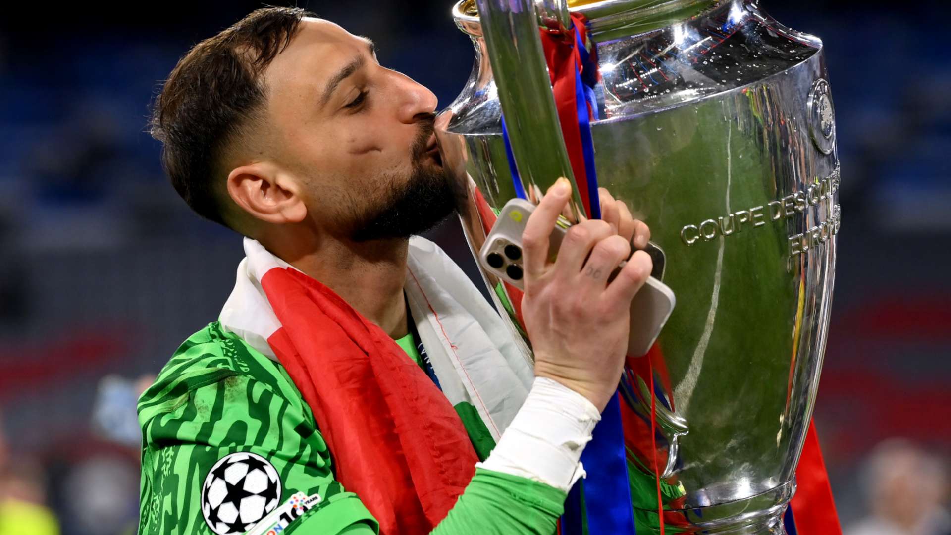 Man Utd-linked Donnarumma delivers update on PSG contract  
