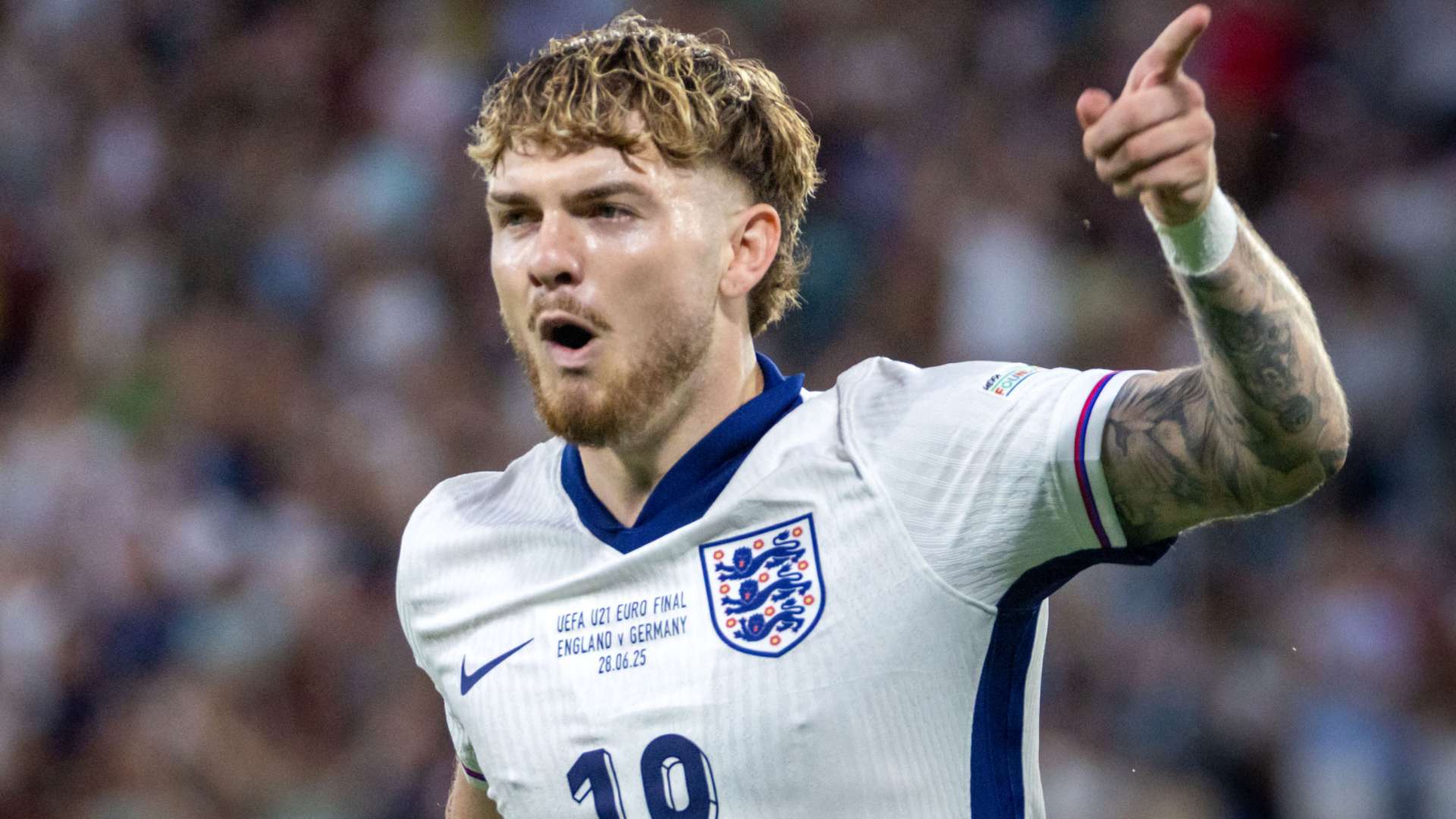 š½ļø | Elliottās offensive hand gesture after Englandās Euros win   š½ļø | Elliottās offensive hand gesture after Englandās Euros win