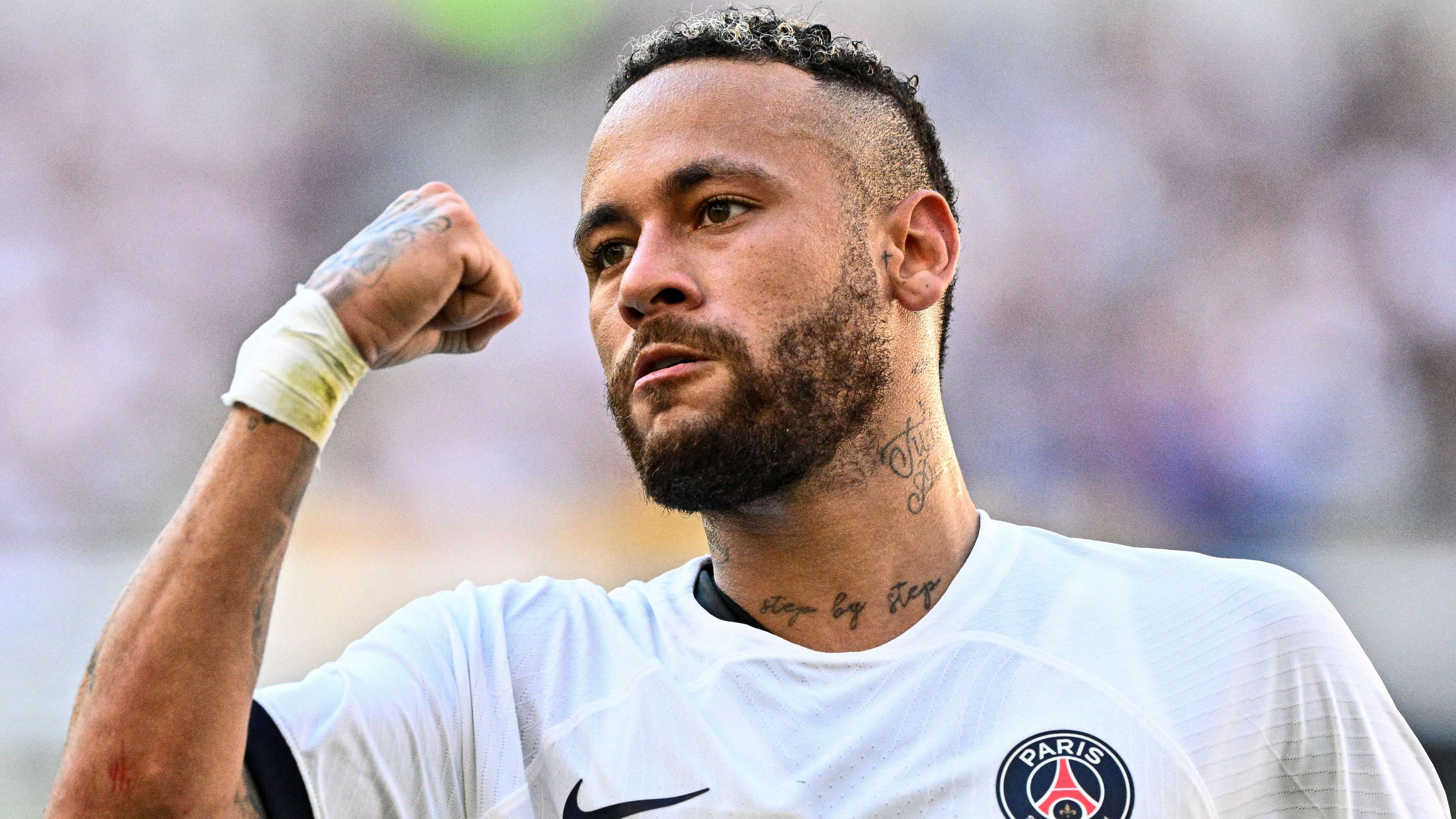 Neymar joins Mbappe & Beckham in congratulating PSG  